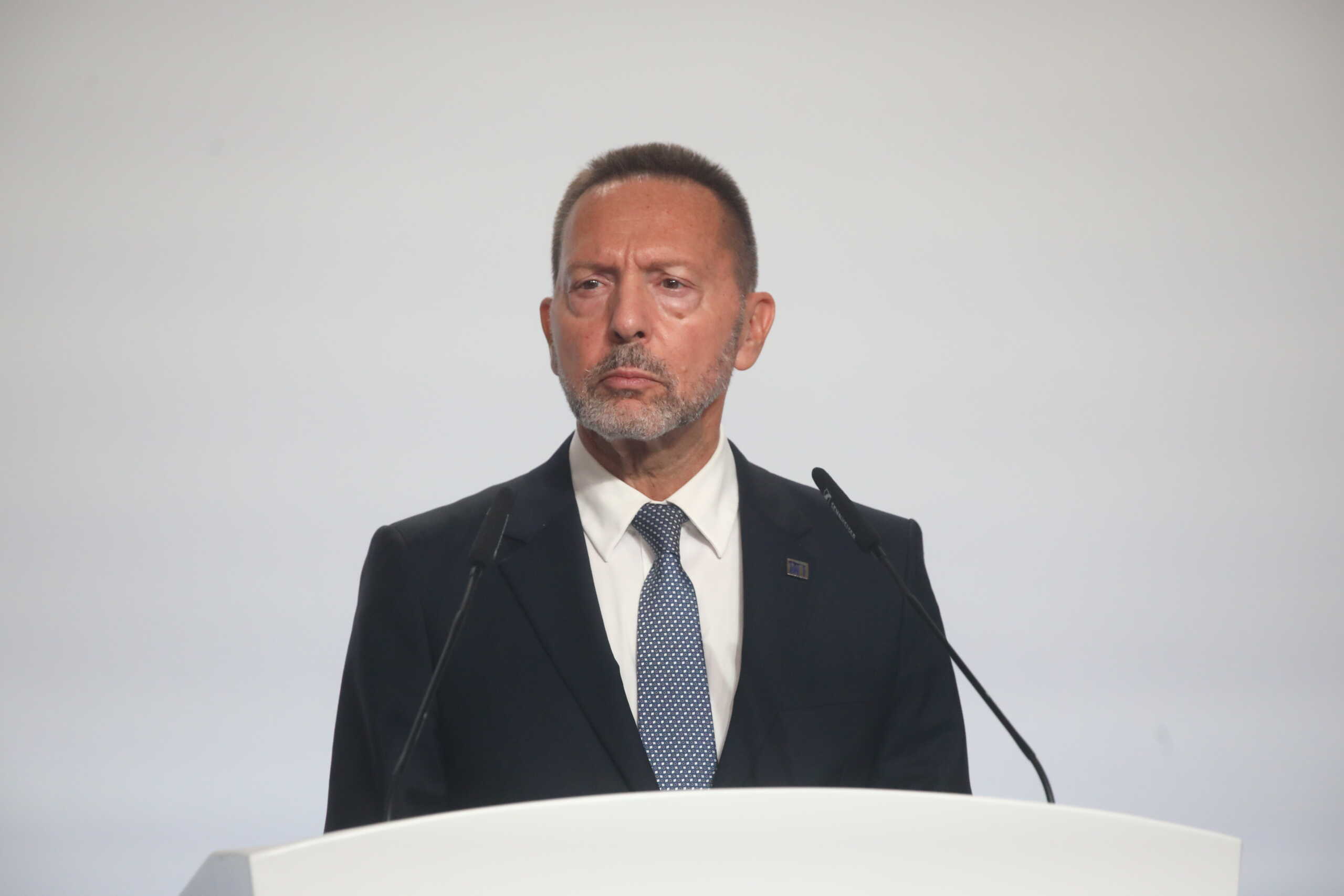 Συνέντευξη τύπου της Κριστίν Λαγκάρντ, προέδρου της Ευρωπαϊκής Κεντρικής Τράπεζας (Ε.Κ.Τ.) μετά το τέλος της συνεδρίασης του Διοικητικού Συμβουλίου της Ε.Κ.Τ. στην Αθήνα, Πέμπτη 26 Οκτωβρίου 2023.Στην συνέντευξη συμμετείχαν επίσης ο αντιπρόεδρος της Ε.Κ.Τ. Λουίς Ντε Γκίντος και ο διοικητής της Τράπεζας της Ελλάδος Γιάννης Στουρνάρας. 
(ΓΙΑΝΝΗΣ ΠΑΝΑΓΟΠΟΥΛΟΣ