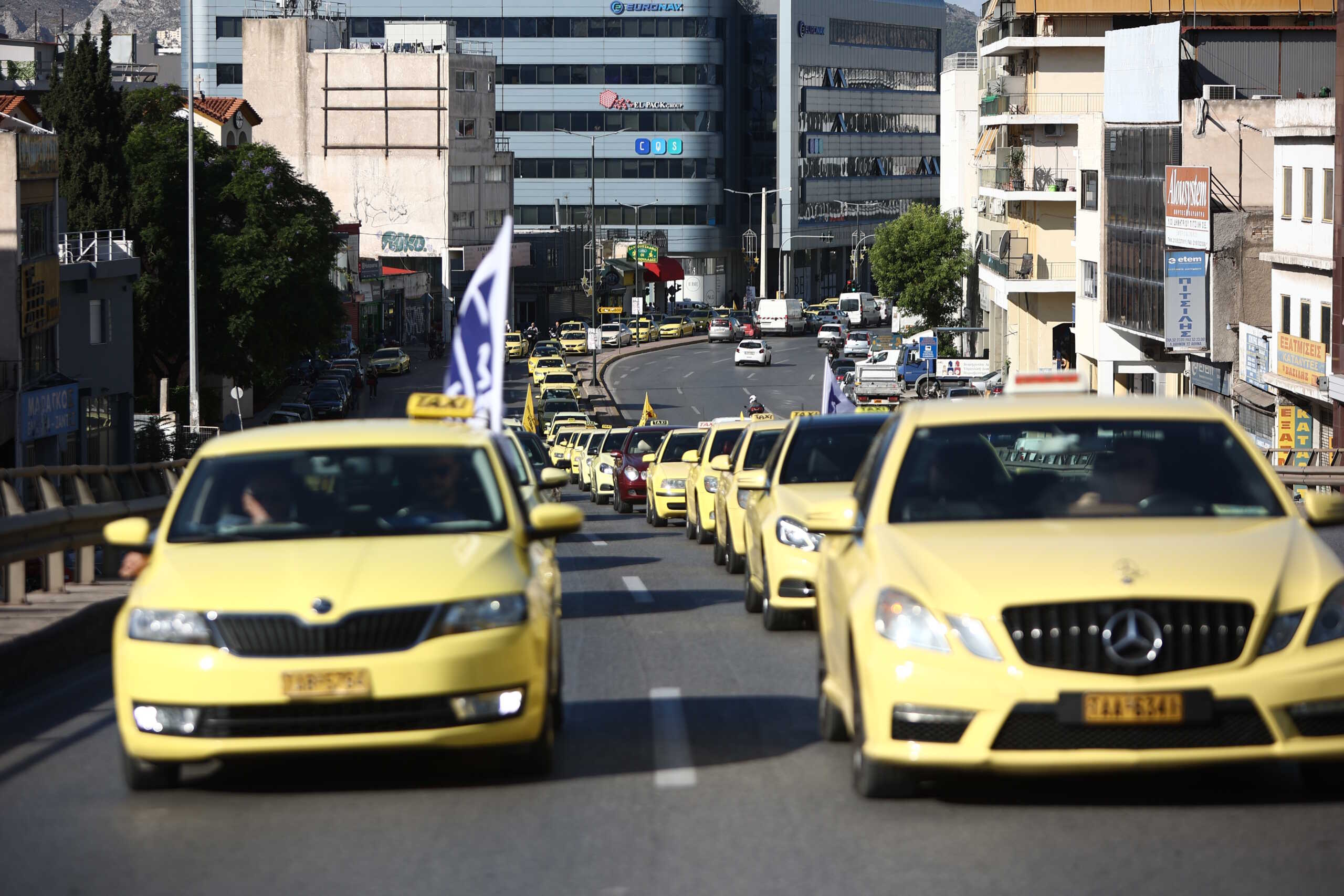 Ταξί: «Χειρόφρενο» σήμερα σε Θεσσαλονίκη και υπόλοιπη Ελλάδα  – Από Τρίτη και στην Αθήνα