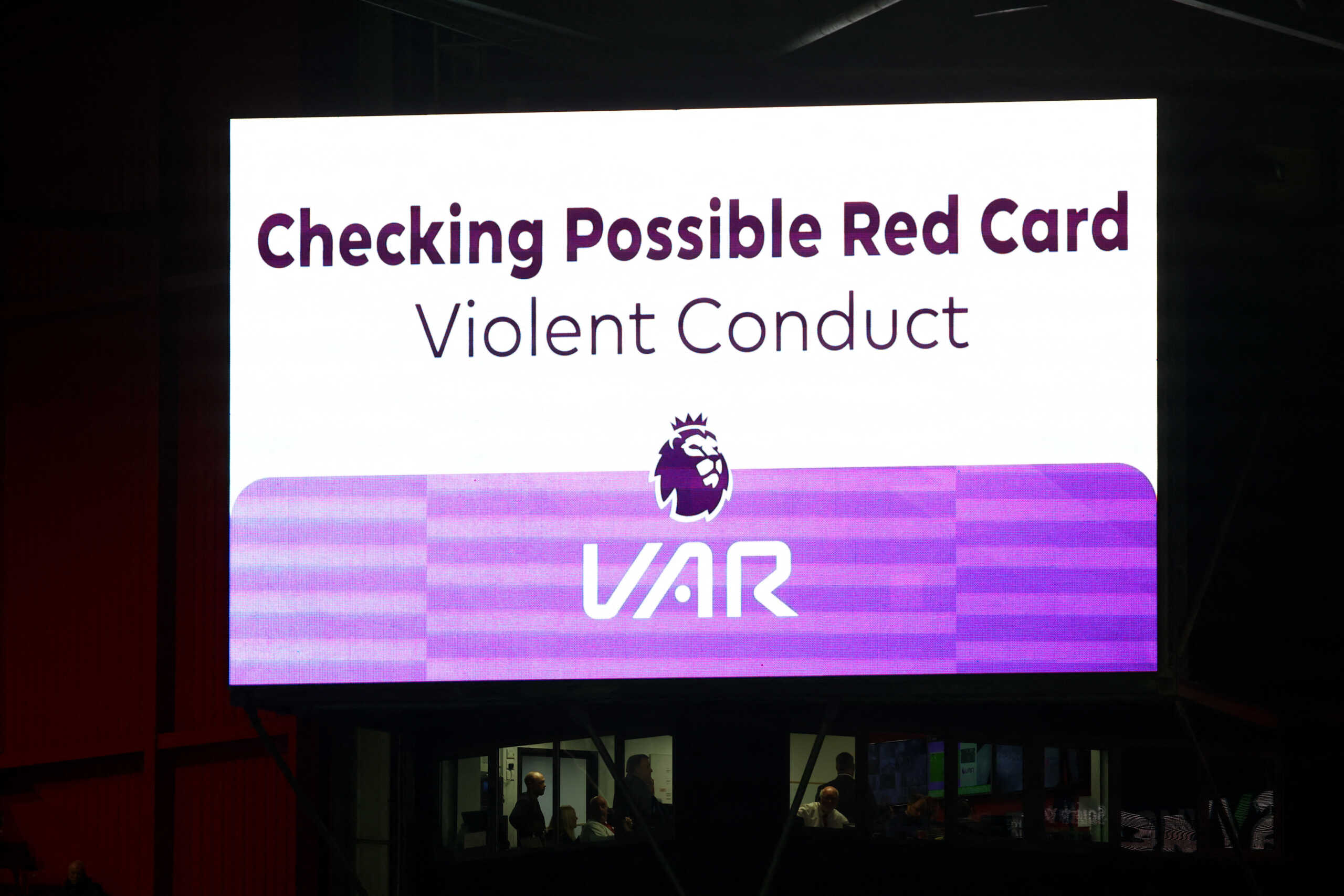 VAR: Σκέψεις για παρεμβάσεις σε κόρνερ, φάουλ και δεύτερες κίτρινες κάρτες