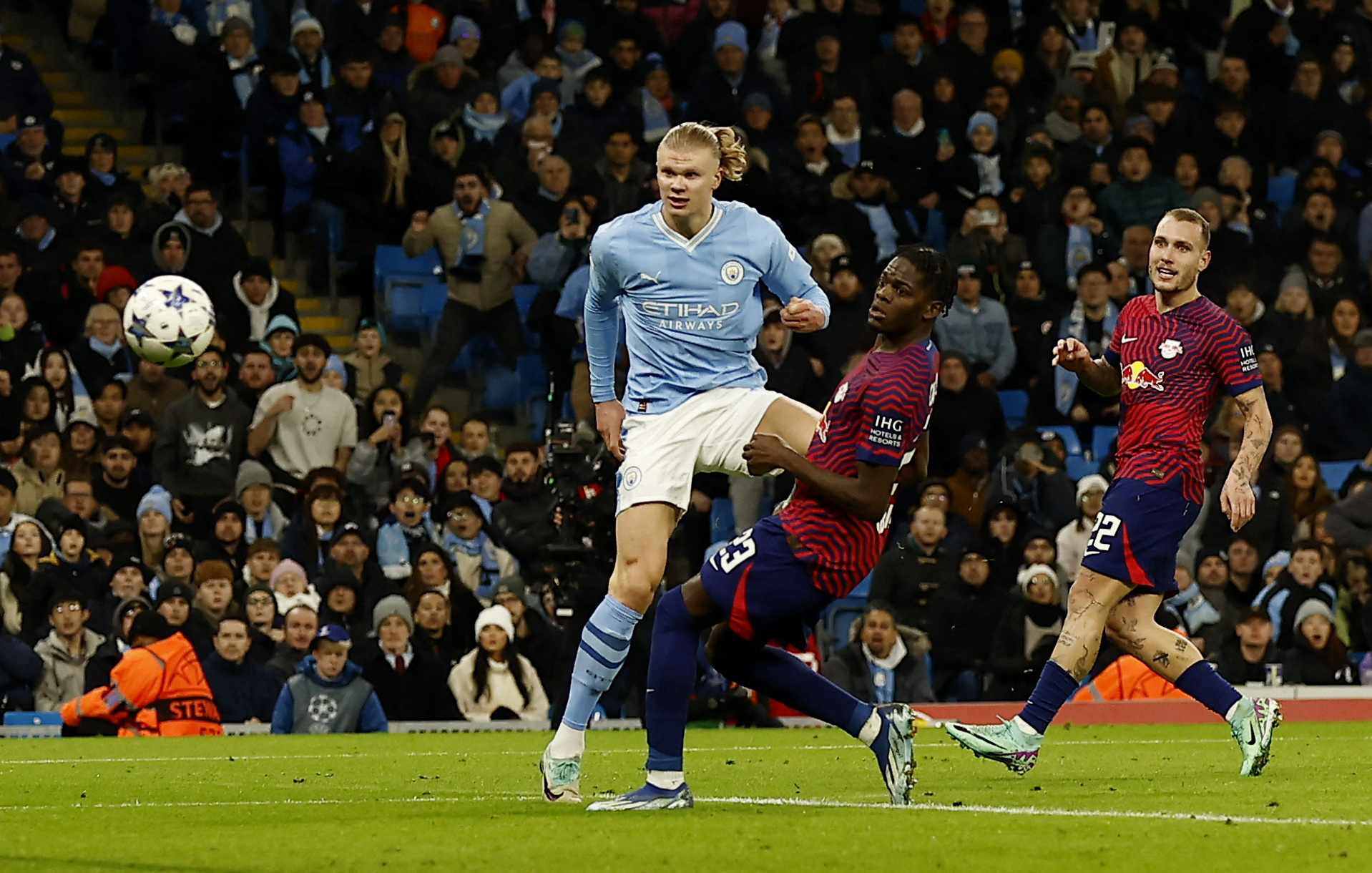 Soccer Football - Champions League - Group G - Manchester City v RB Leipzig - Etihad Stadium, Manchester, Britain - November 28, 2023 Manchester City's Erling Braut Haaland heads at goal Action Images via Reuters