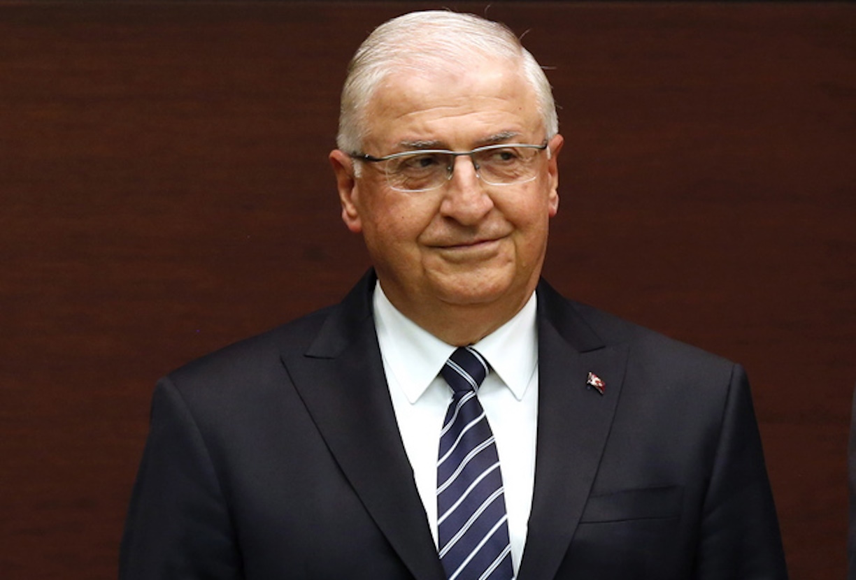 Τούρκος Υπουργός Άμυνας: «Διανύουμε μια ιστορική περίοδο ανάπτυξης των σχέσεων μας με την Ελλάδα»