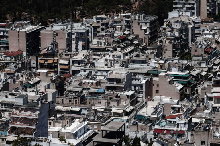 Μόνο το 1/3 της αξίας των υλικών θα προσμετράται στην έκπτωση φόρου για επισκευές ακινήτων – Παραμένει η οροφή των 16.000 ευρώ