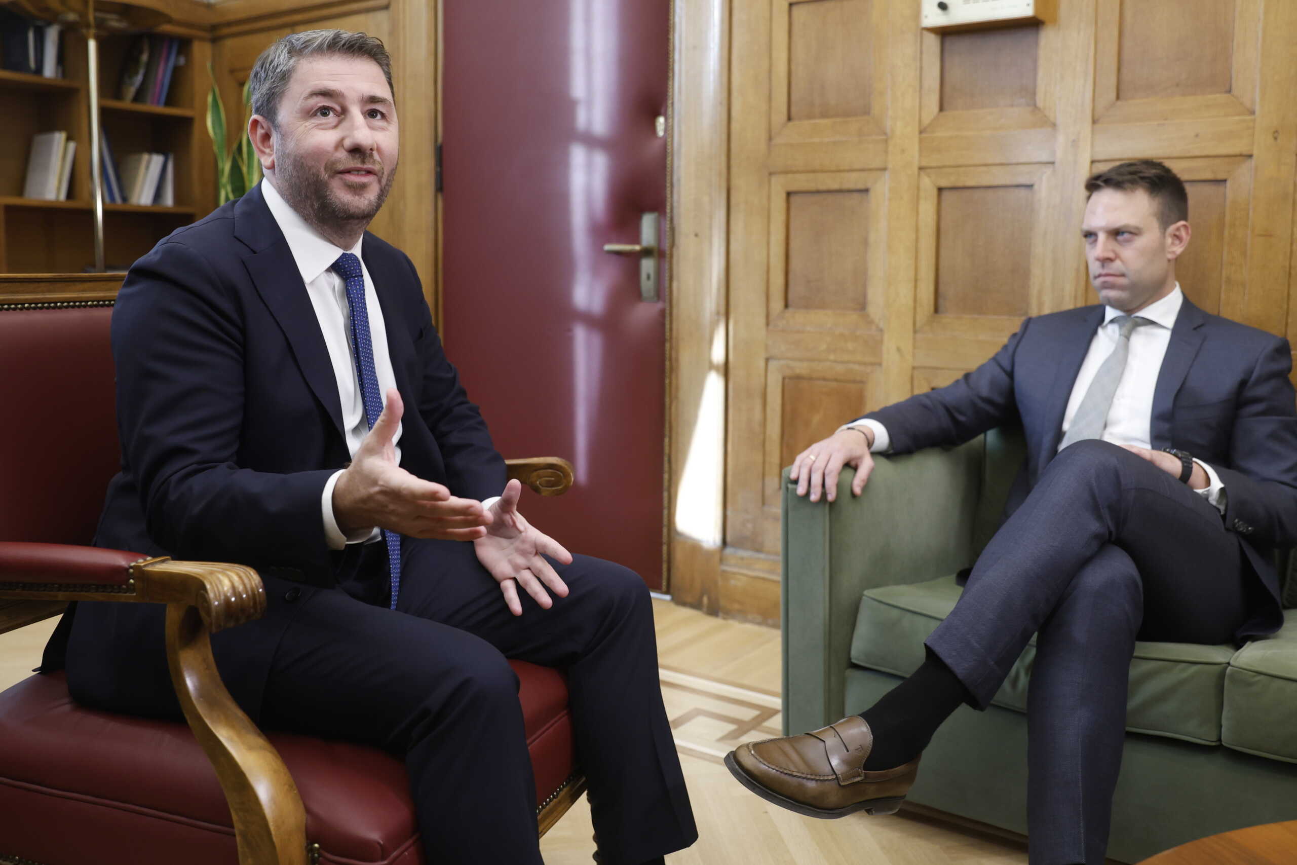 Συνάντηση του Προέδρου του ΠΑΣΟΚ - Κινήματος Αλλαγής Νίκου Ανδρουλάκη με τον Πρόεδρο του ΣΥΡΙΖΑ Στέφανο Κασσελάκη, Δευτέρα 6 Νοεμβρίου 2023. 
(ΓΙΩΡΓΟΣ ΚΟΝΤΑΡΙΝΗΣ