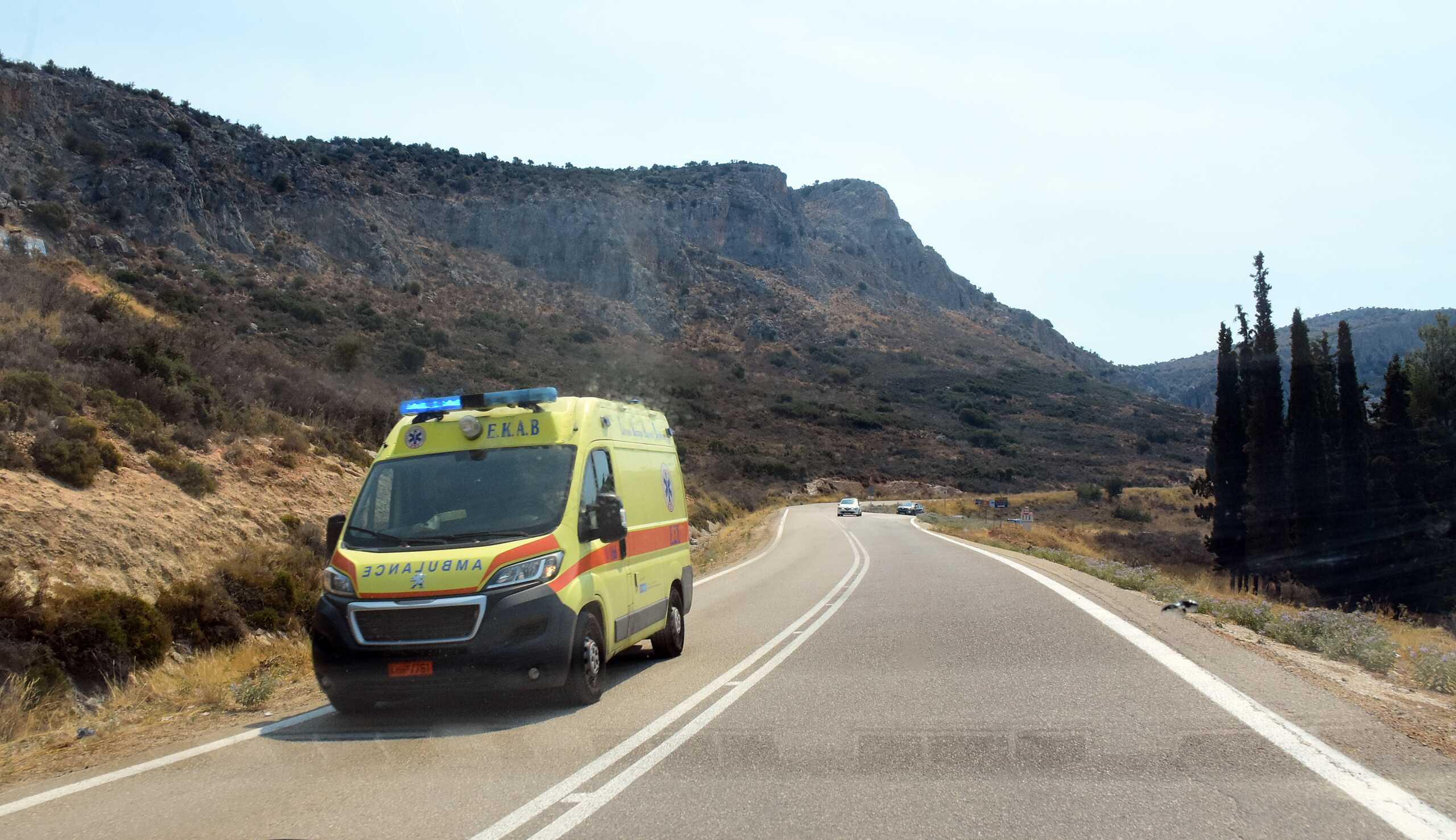 Καβάλα: Γάλλος περιπατητής έπεσε σε χαράδρα – Ανασύρθηκε τραυματισμένος από άνδρες της Πυροσβεστικής
