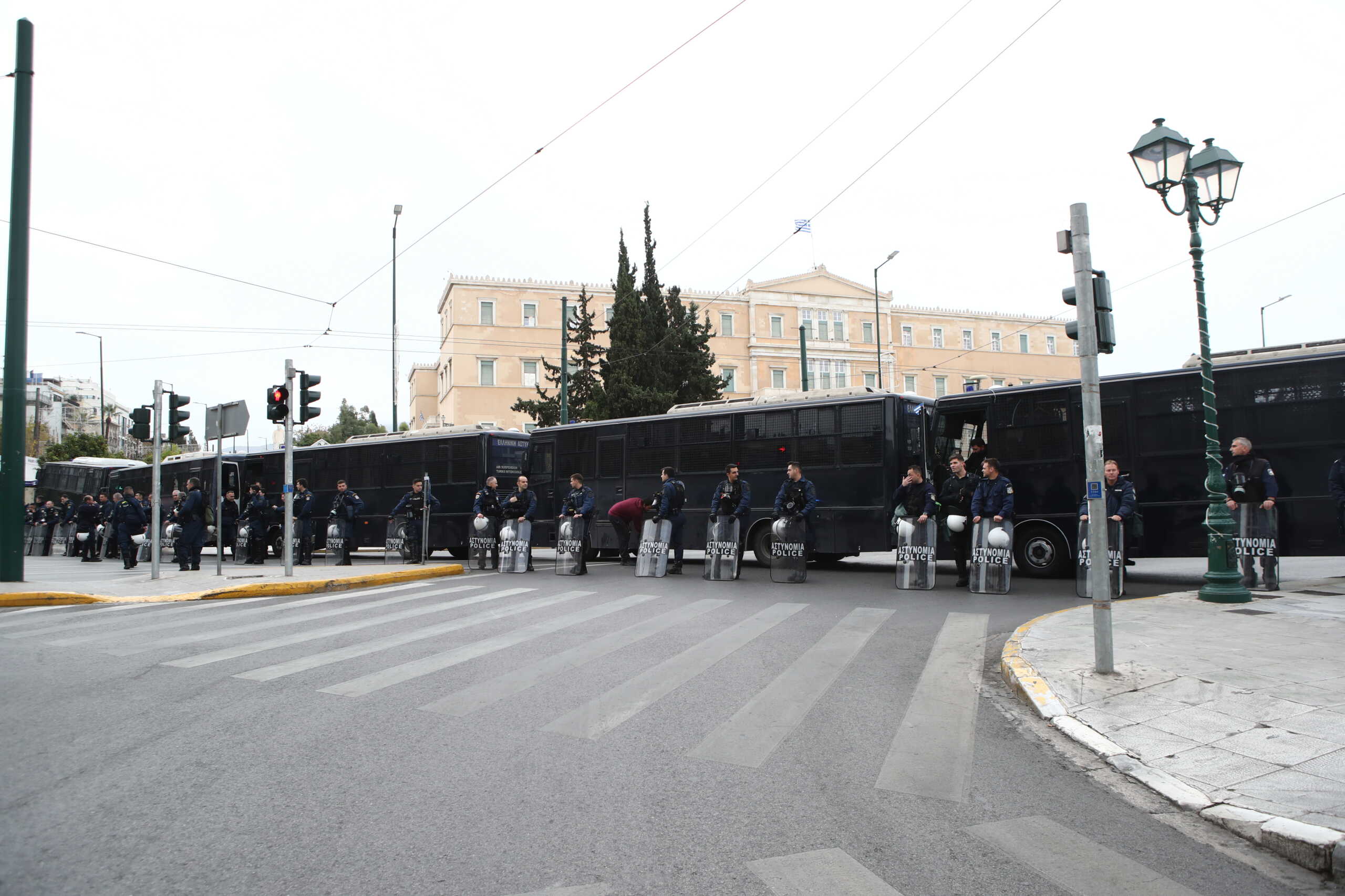 Πολυτεχνείο 2023: «Αστακός» η Αθήνα – Δρακόντεια μέτρα ασφαλείας, 5.000 αστυνομικοί στους δρόμους