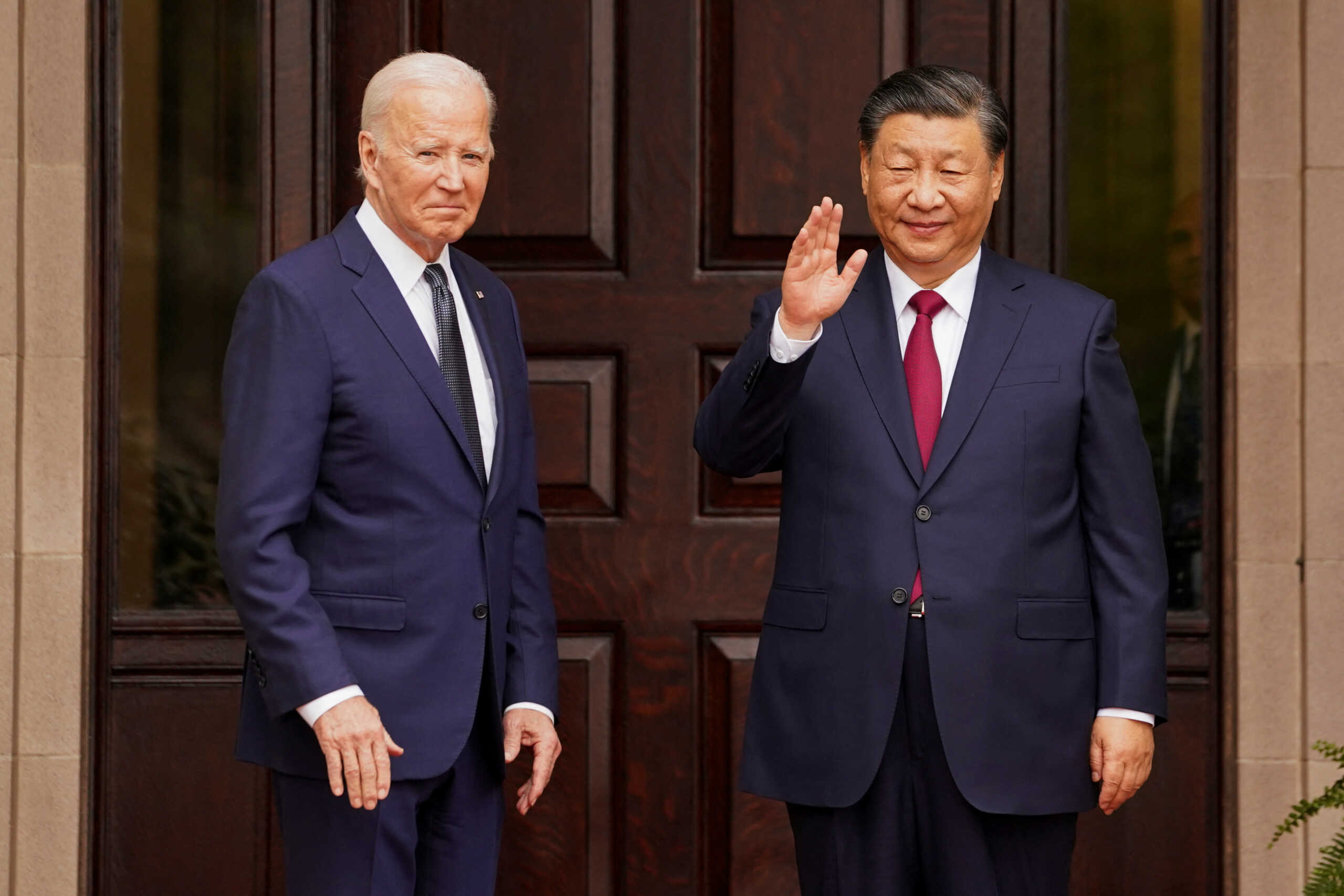 Chinese President Xi Jinping waves as he meets with U.S. President Joe Biden at Filoli estate on the sidelines of the Asia-Pacific Economic Cooperation (APEC) summit, in Woodside, California, U.S., November 15, 2023. REUTERS