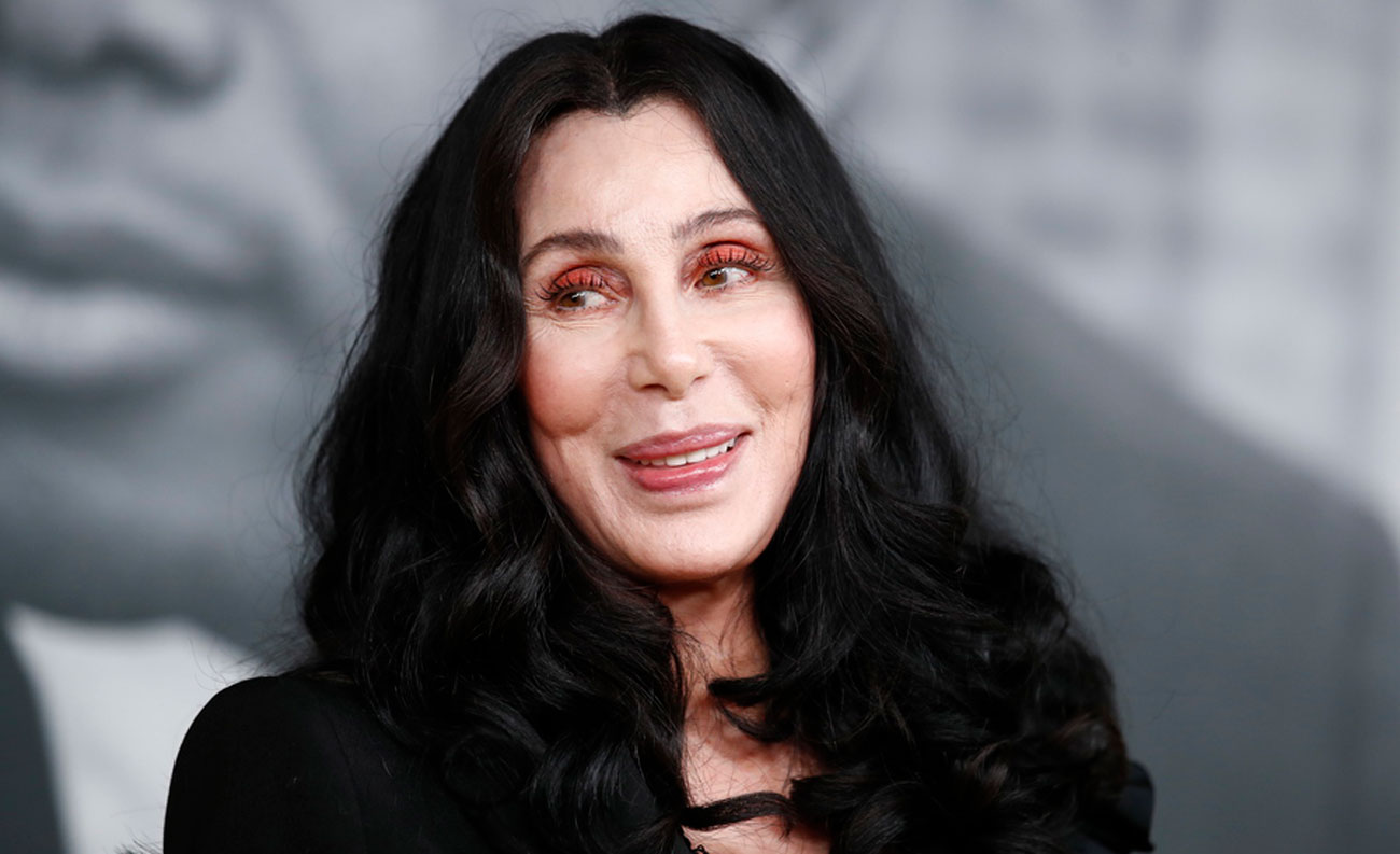 Η Cher τραγουδάει με τους φίλους της για τα Χριστούγεννα – 4 καινούργια τραγούδια στο νέο άλμπουμ