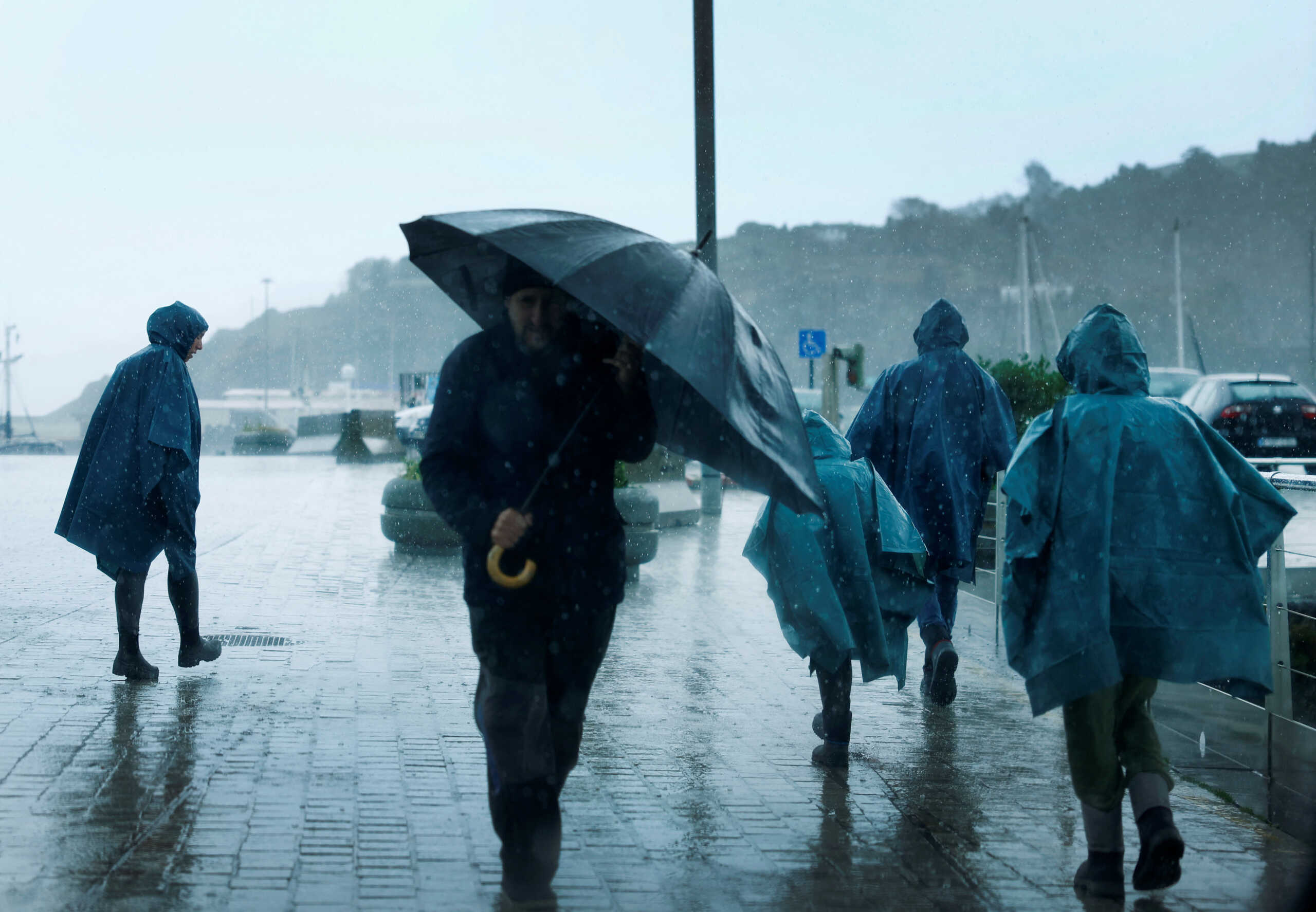 γαλλία, καταιγίδα κιαράν, βρετανία, βροχές, άνεμοι