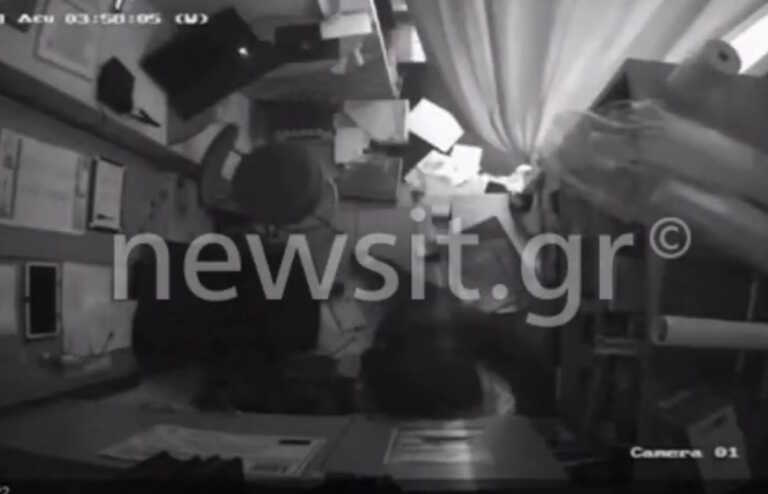 Βίντεο ντοκουμέντο από τη διάρρηξη στο ψητοπωλείο στην Καλαμαριά - Οι δράστες πέταξαν τη λεία στον Περιφερειακό