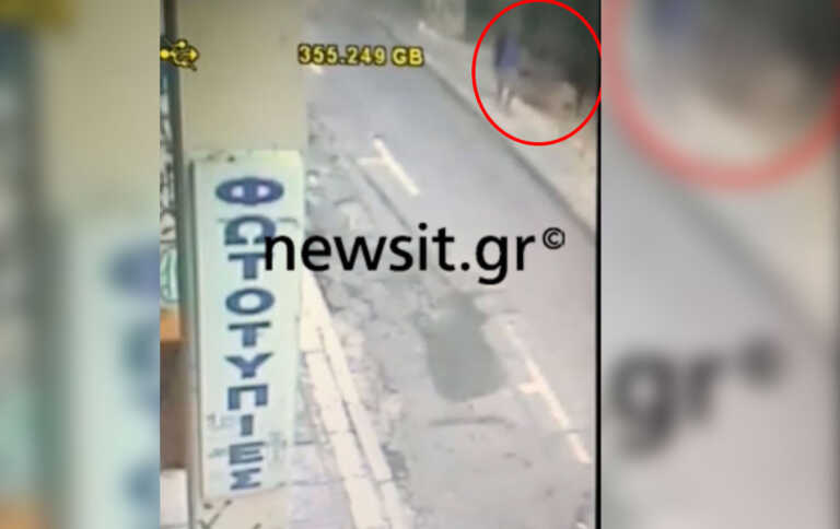 Βίντεο ντοκουμέντο από τη στιγμή της επίθεσης του «δράκου» στην 29χρονη στα  Εξάρχεια - Τι λέει ο άνδρας που την έσωσε - City24.gr
