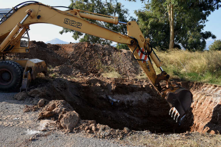 Νεκρός 50χρονος εργάτης στην Αχαΐα - Θάφτηκε ζωντανός κάτω από τόνους χώμα