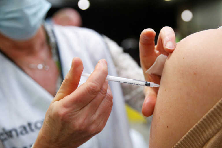 Αυξήθηκαν τα κρούσματα κορονοϊού στην Ιταλία - Με βραδείς ρυθμούς οι εμβολιασμοί