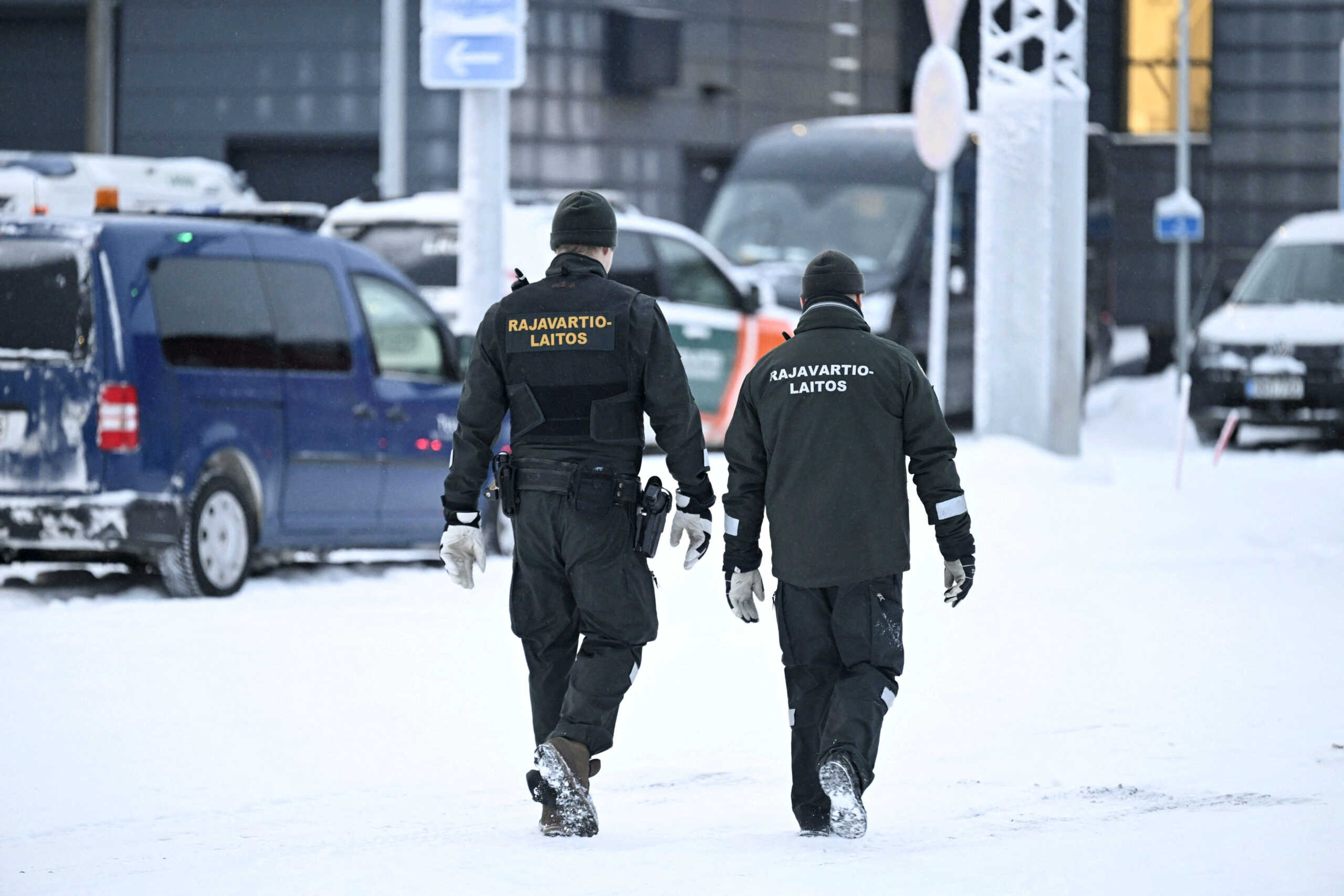 Border guards walk at the Raja-Jooseppi international border crossing station in Inari, Finland, November 28, 2023. Lehtikuva