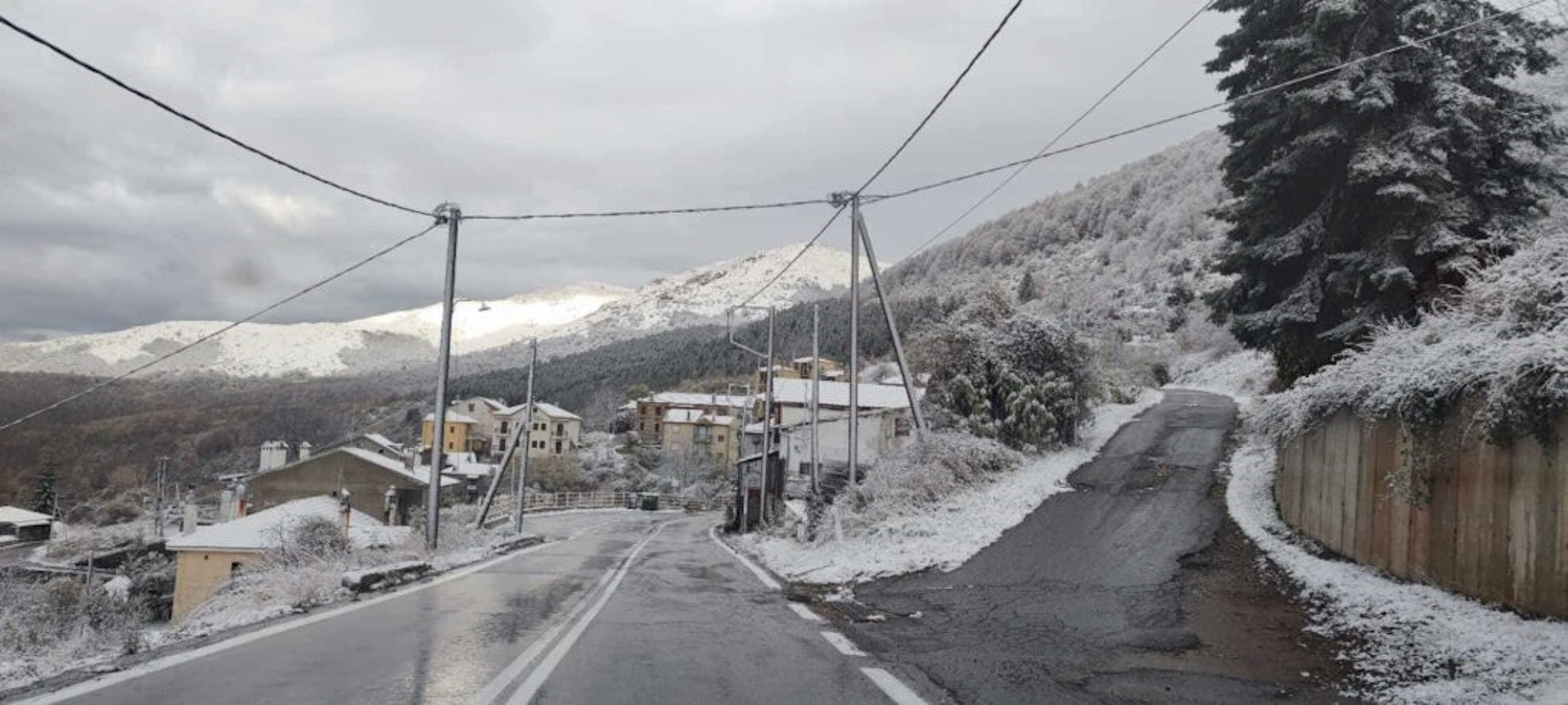 Φλώρινα: Χιόνια στο Νυμφαίο και στο Ποσειδέρι – Στα λευκά «ντύθηκαν» τα ορεινά της Δυτικής Μακεδονίας
