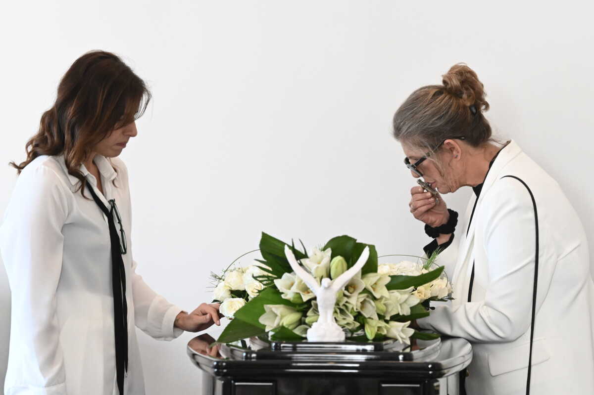 Κηδεία του ηθοποιού Σπύρου Φωκά στο Α' Νεκροταφείο Αθηνών, Τρίτη 14 Νοεμβρίου 2023. Ο ηθοποιός έφυγε από τη ζωή σε ηλικία 86 ετών από σοβαρά προβλήματα υγείας. 
(ΤΑΤΙΑΝΑ ΜΠΟΛΑΡΗ