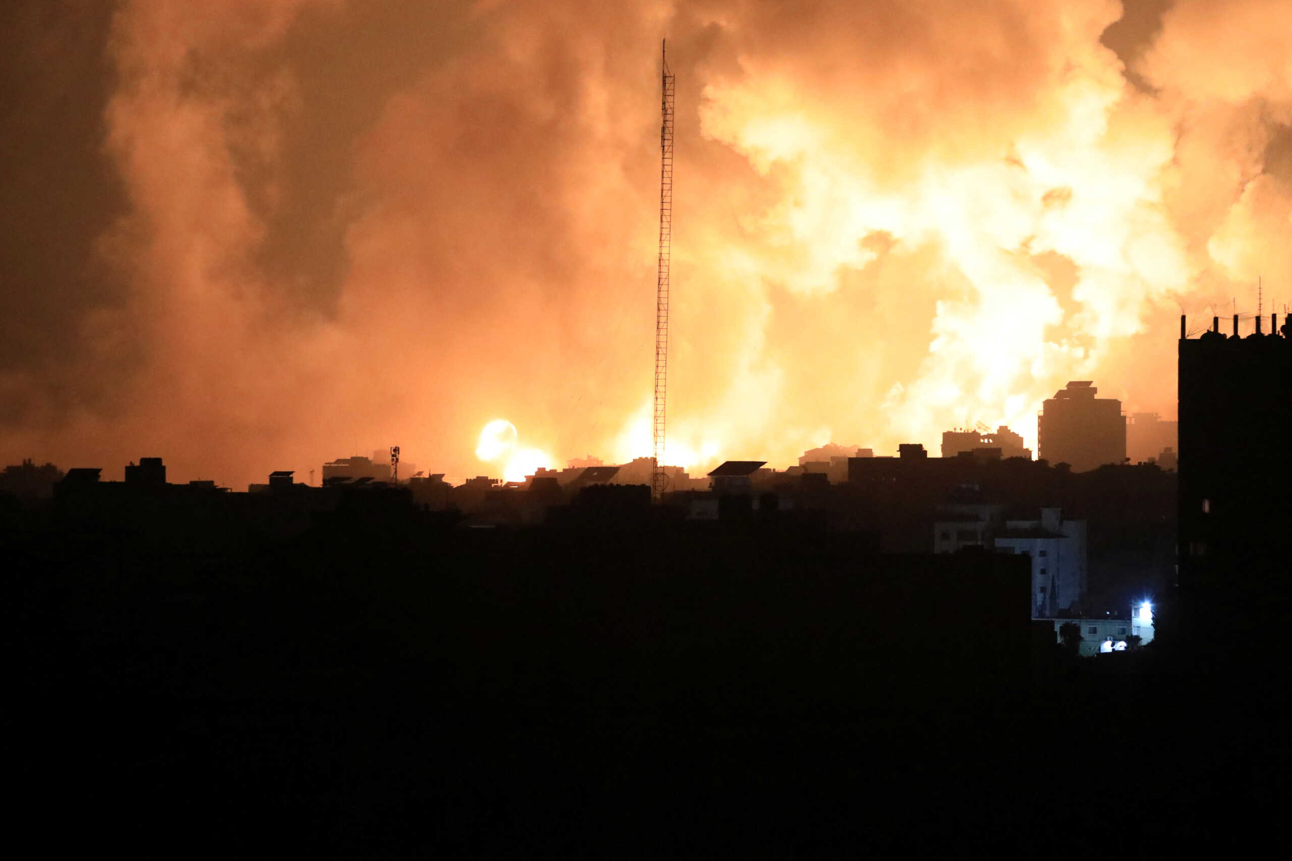 Μέση Ανατολή: Σε ασφυκτικό κλοιό η Γάζα – «Θα μπούμε στο κέντρο της πόλης σε 48 ώρες»