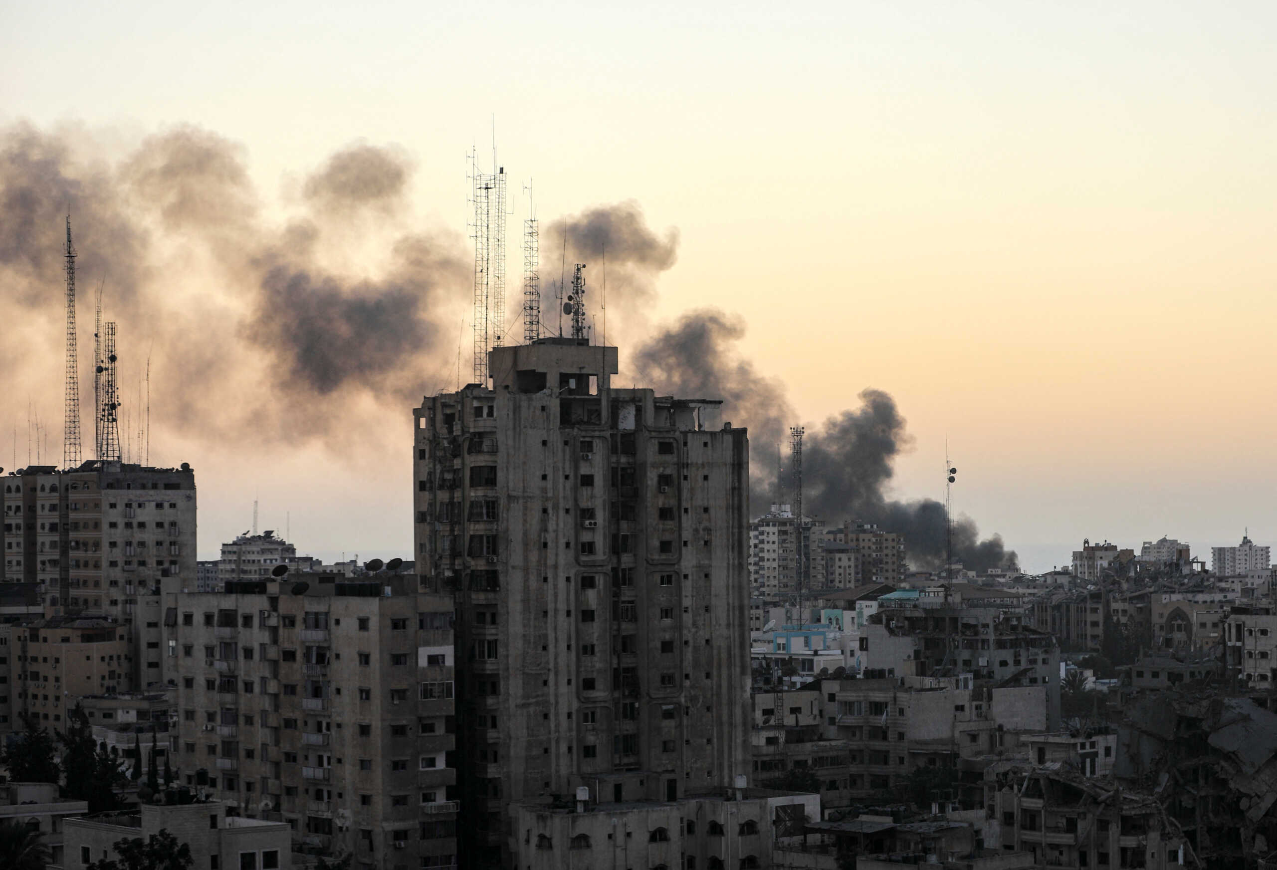 Λωρίδα της Γάζας: Στο κέντρο της πόλης ο Ισραηλινός στρατός – Δεν χωρούν άλλους νεκρούς τα νεκροταφεία
