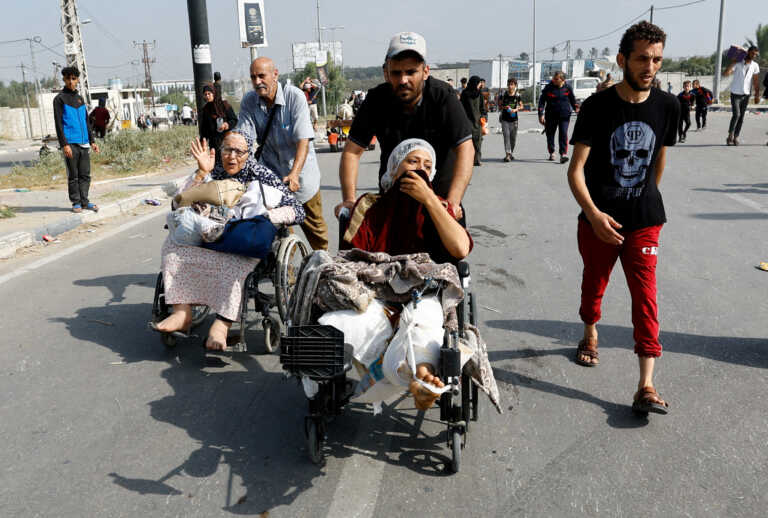 Το Ισραήλ διαψεύδει ότι ζήτησε την εκκένωση του νοσοκομείου Αλ Σίφα στη Γάζα - «Φεύγουν ασθενείς πεζοί», μεταδίδει το AFP