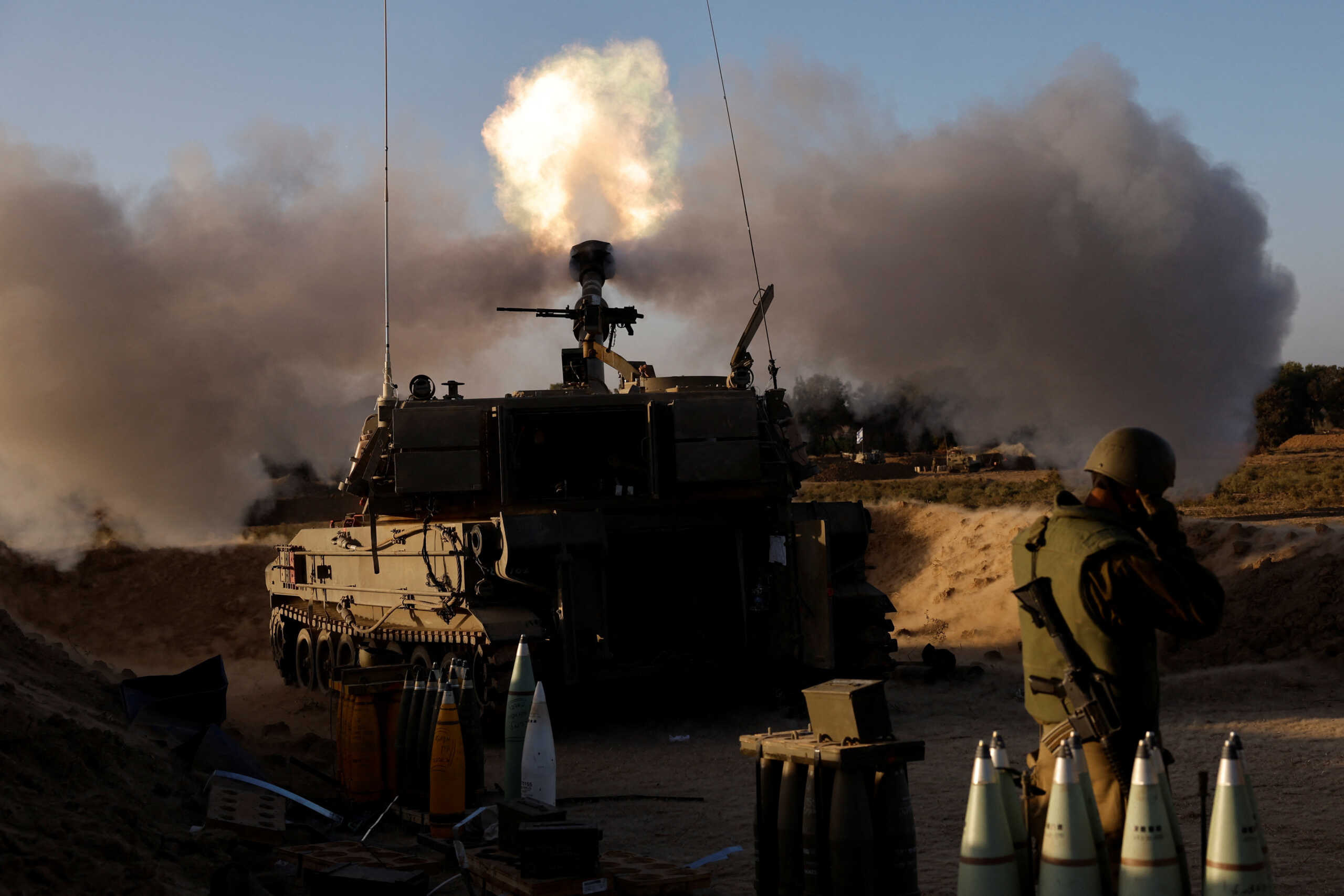 An Israeli artillery unit fires from an undisclosed location near the Gaza Strip border, amid the ongoing conflict between Israel and Palestinian Islamist group Hamas, in Israel, November 6, 2023.  REUTERS