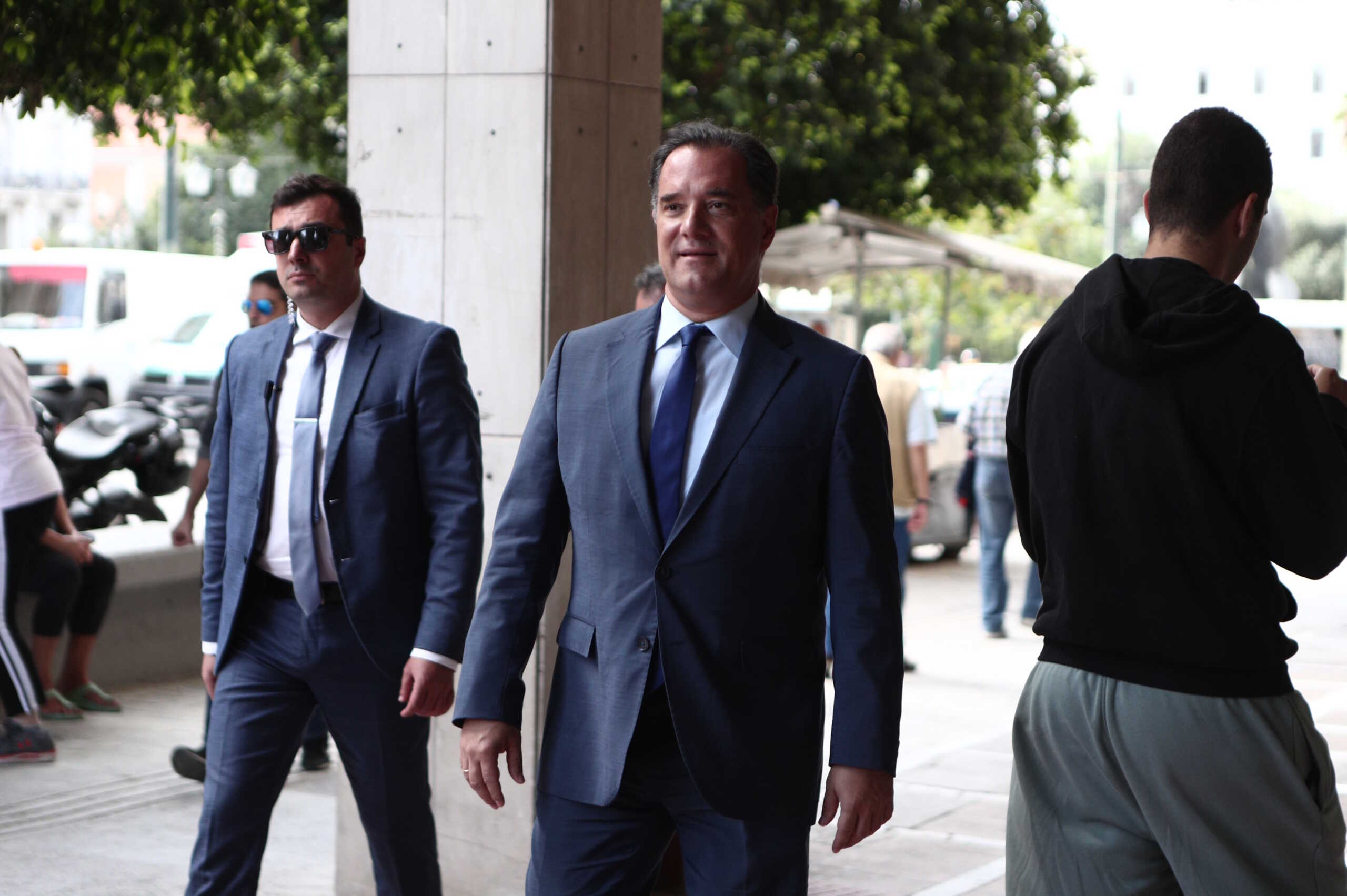 Επίσκεψη του υπουργού Εργασίας και Κοινωνικής Ασφάλισης Άδωνι Γεωργιάδη και της Γ.Γ. Εργασιακών Σχέσεων Άννας Στρατινάκη σε κατάστημα σούπερ μάρκετ για τη λειτουργία της Ψηφιακής Κάρτας Εργασίας, Τετάρτη 1 Νοεμβρίου 2023.
(ΣΩΤΗΡΗΣ ΔΗΜΗΤΡΟΠΟΥΛΟΣ