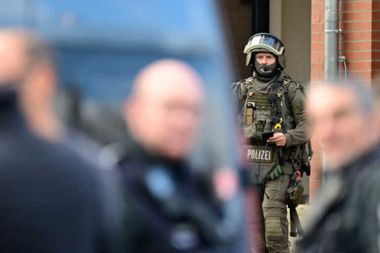 Συνελήφθησαν 4 ανήλικοι για την ένοπλη εισβολή σε σχολείο του Αμβούργου - Είχαν ψεύτικα πιστόλια