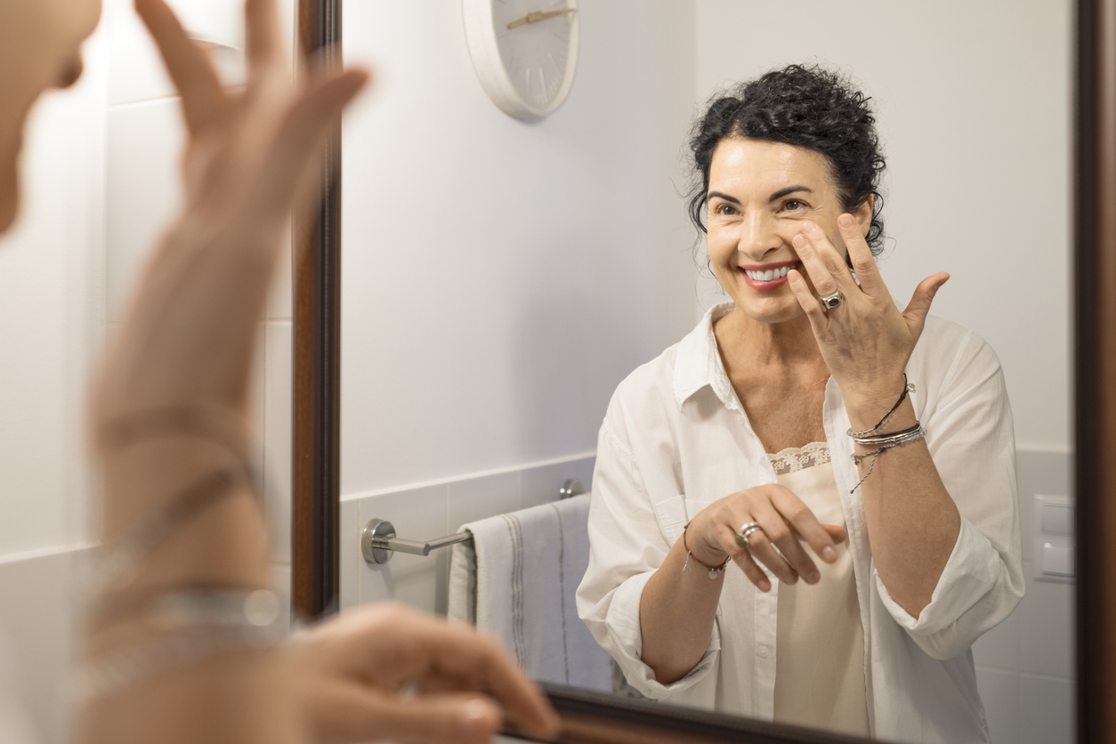 Δέρμα στην εμμηνόπαυση: Πώς να διατηρήσετε την ελαστικότητα της επιδερμίδας σας