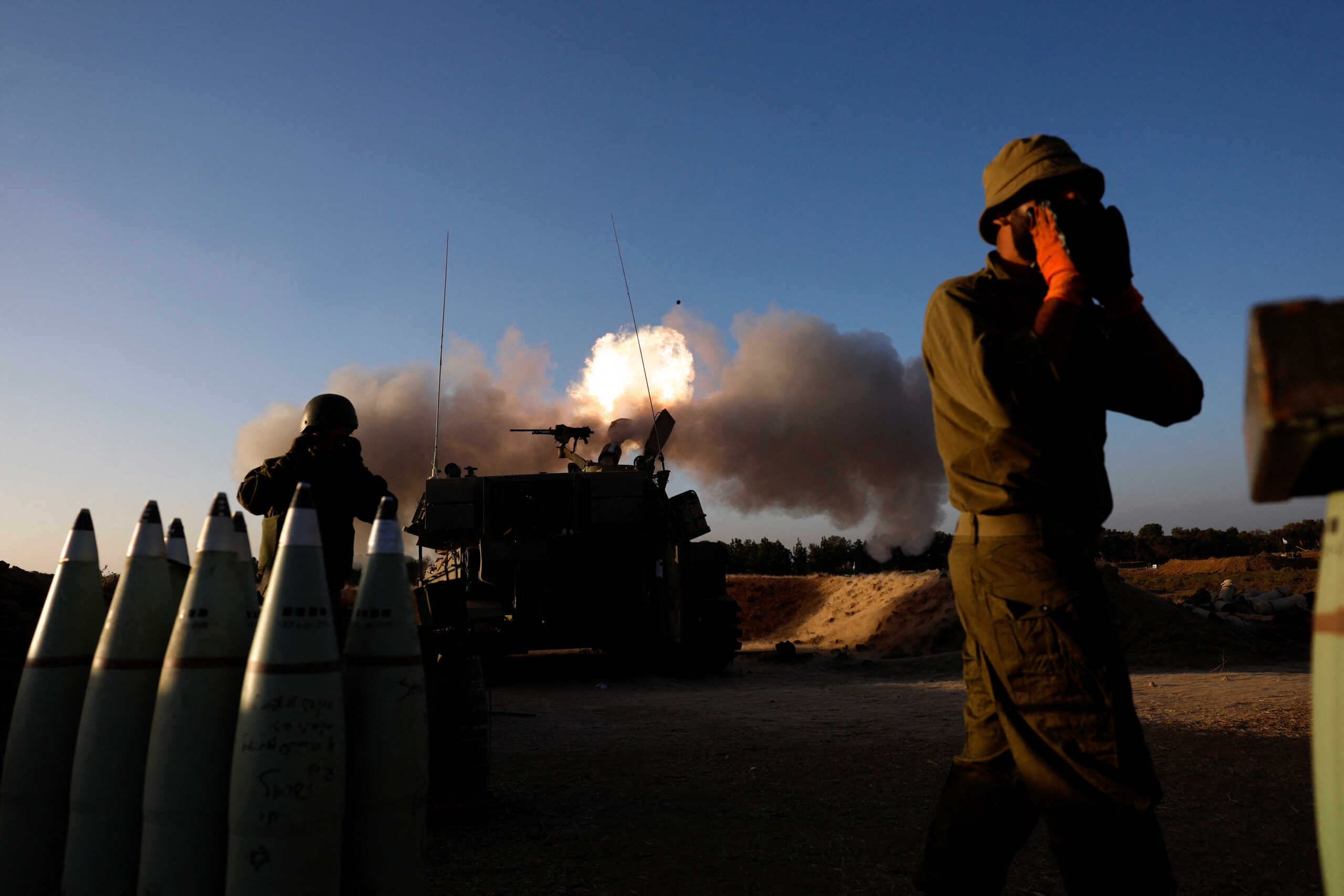 An Israeli artillery unit fires from an undisclosed location near the Gaza Strip border, amid the ongoing conflict between Israel and Palestinian Islamist group Hamas, in Israel, November 6, 2023.  REUTERS