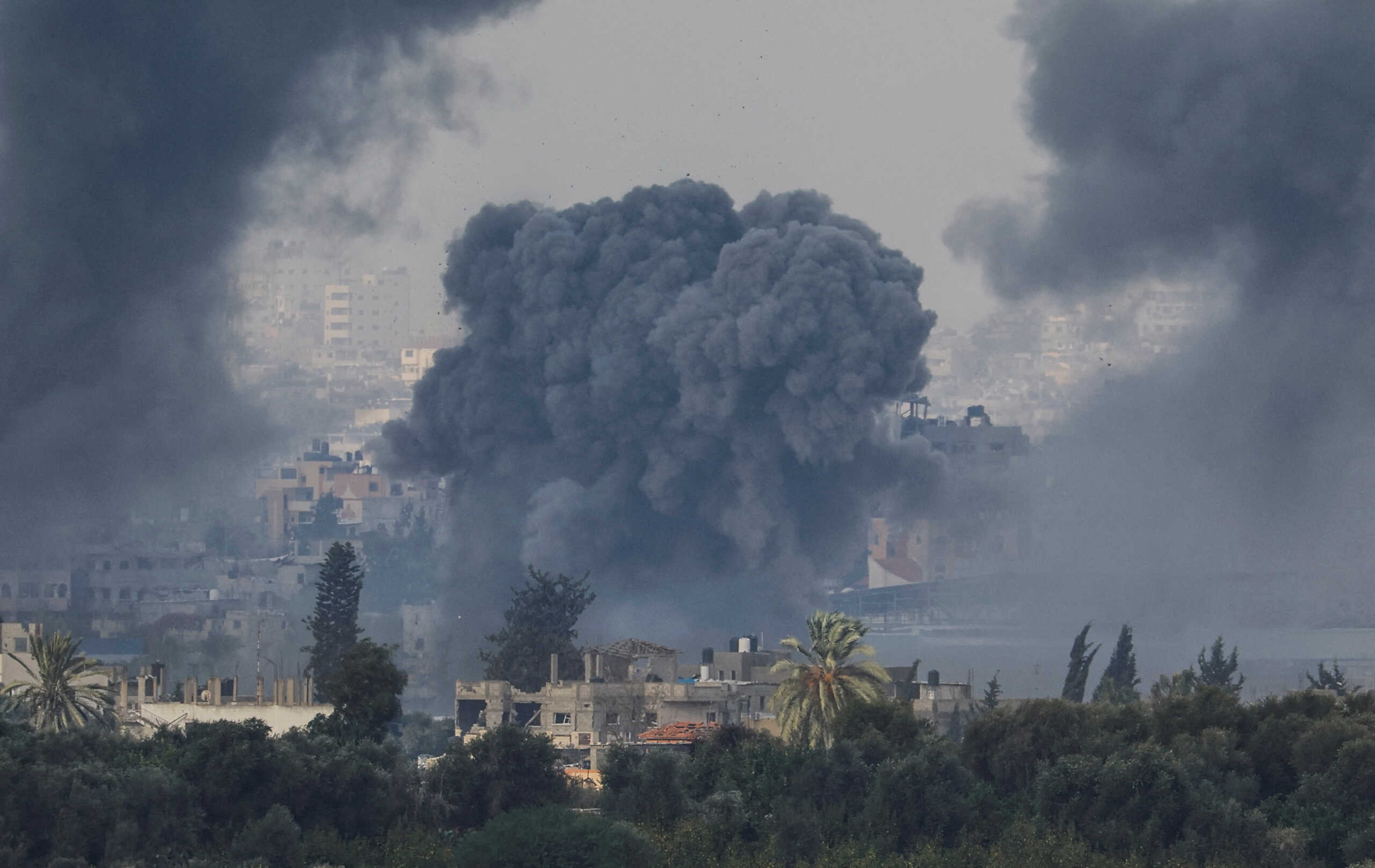 Λωρίδα της Γάζας: Βομβαρδίστηκε ο καταυλισμός προσφύγων Νουσεϊράτ – Πληροφορίες για 17 νεκρούς