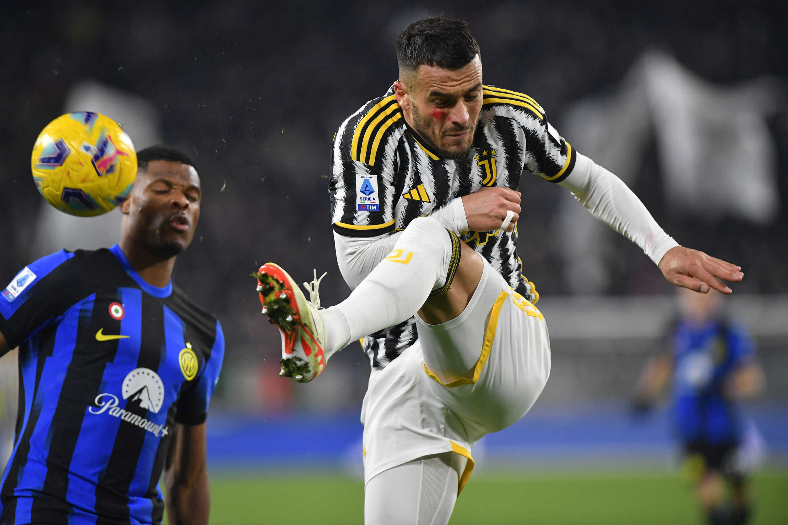 Soccer Football - Serie A - Juventus v Inter Milan - Allianz Stadium, Turin, Italy - November 26, 2023 Inter Milan's Denzel Dumfries in action with Juventus' Filip Kostic REUTERS