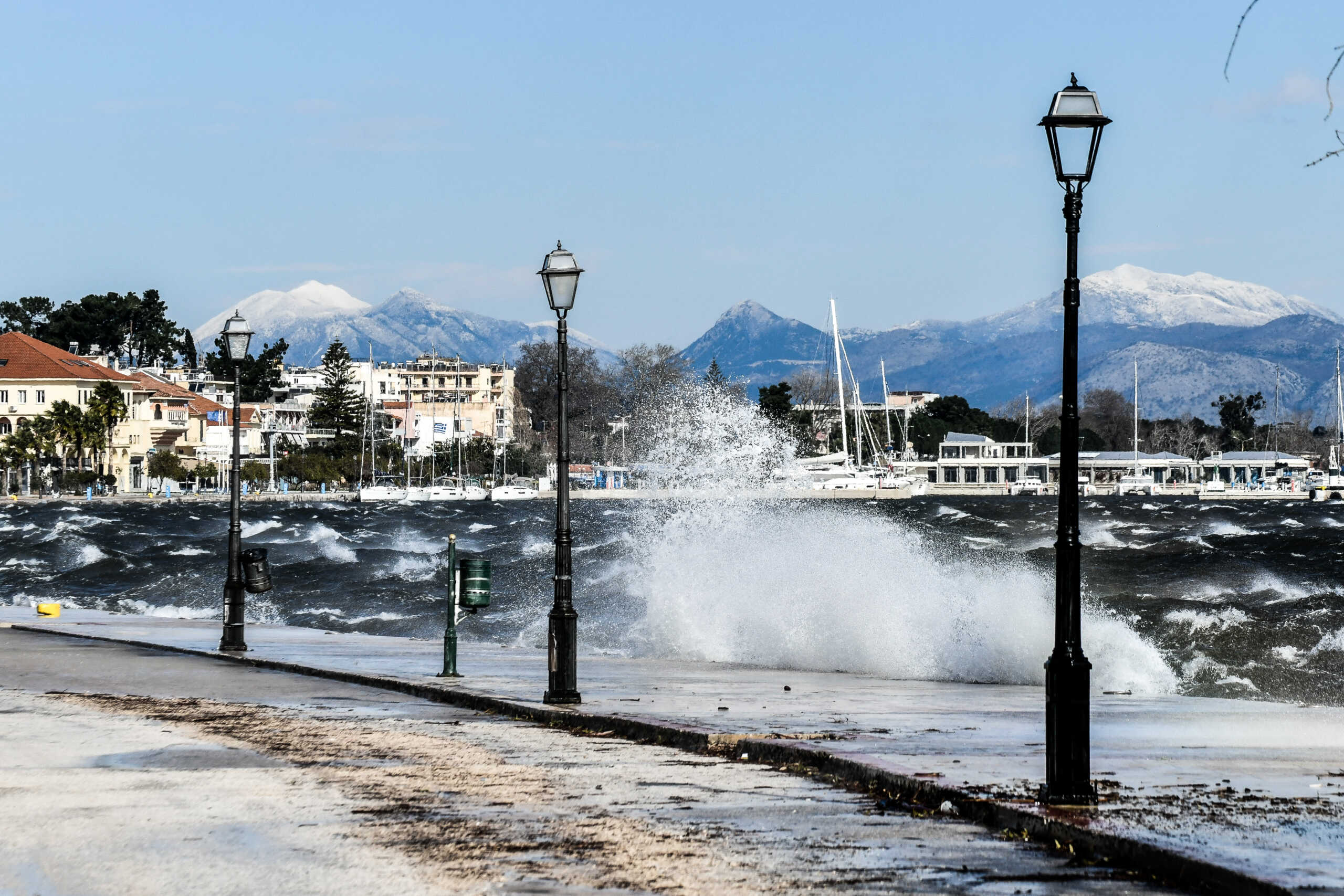 Καιρός – Meteo: Τα 114 χλμ την ώρα έφτασε η ταχύτητα των ανέμων στην Ανάφη – Που αλλού ξεπέρασε τα 100 χλμ