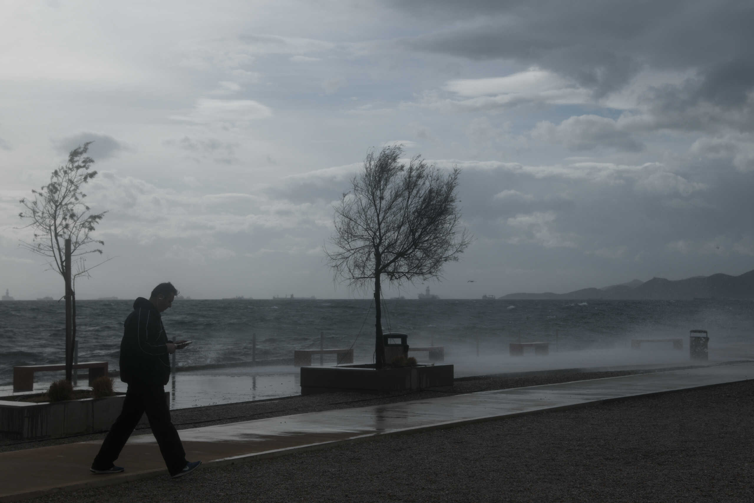 Καιρός: «Το επικίνδυνο είναι οι άνεμοι» – Προειδοποίηση Καλλιάνου για την κακοκαιρία Bettina που φέρνει εκπλήξεις