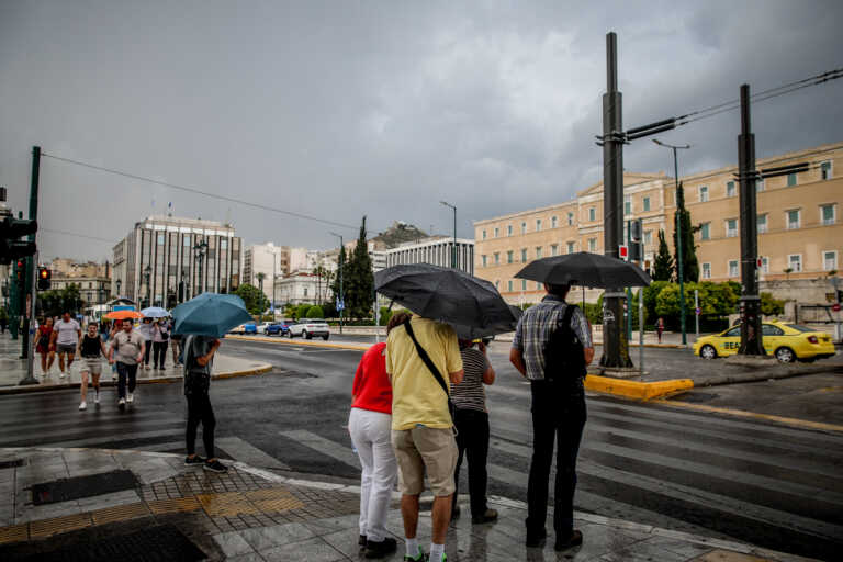 Σε ποιες περιοχές έπεσε η περισσότερη βροχή την Τρίτη - Στους 0°C η θερμοκρασία το πρωί της Τετάρτης