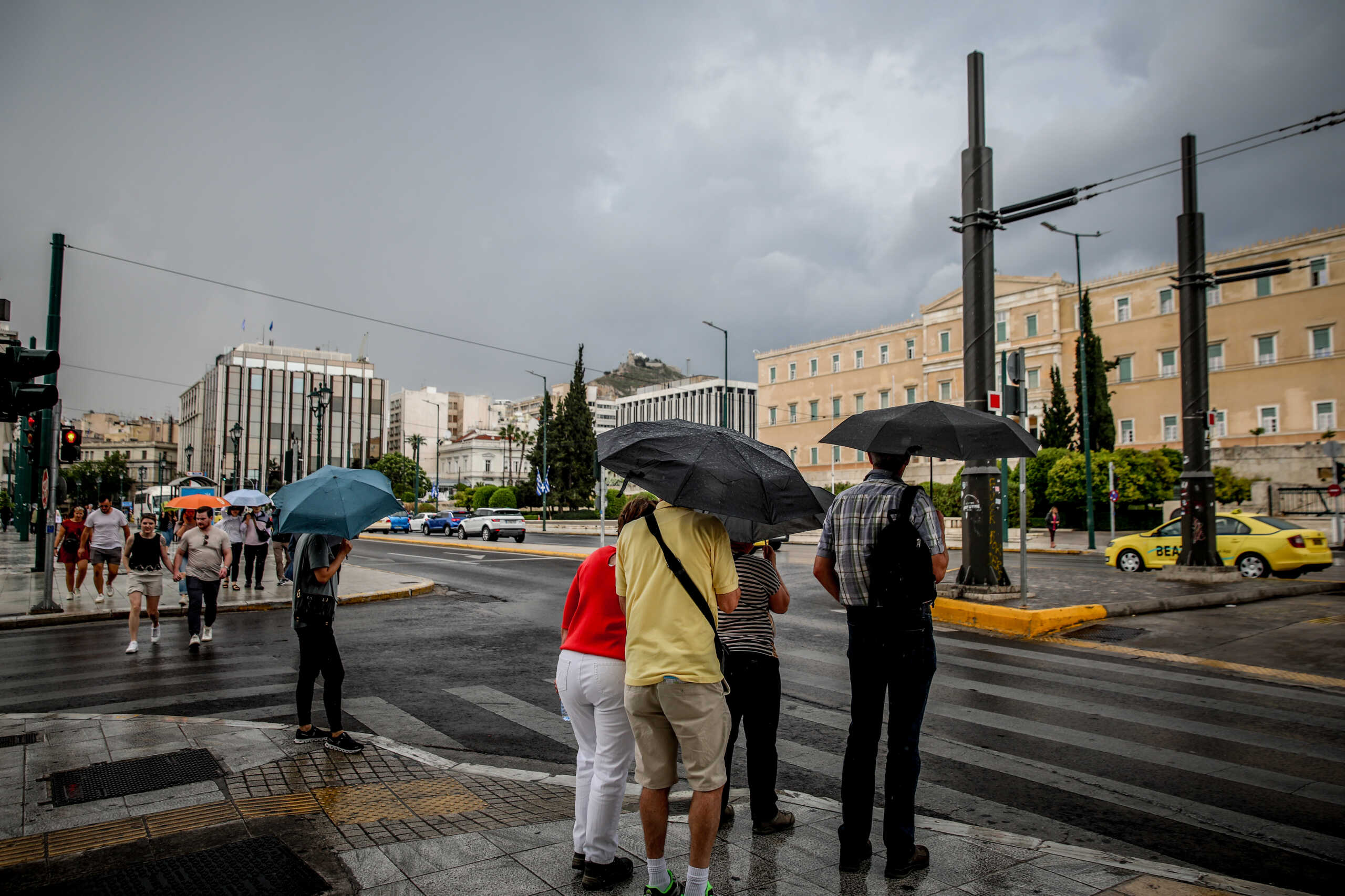 Καιρός – meteo: Σε ποιες περιοχές έπεσε η περισσότερη βροχή την Τρίτη – Στους 0°C η θερμοκρασία το πρωί της Τετάρτης