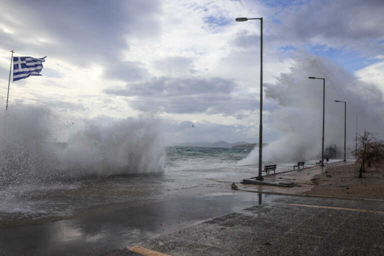 «Σφοδροί, παγεροί βοριάδες, επιπέδου θύελλας» εισβάλλουν στη χώρα μαζί με ισχυρές καταιγίδες - Τι θα γίνει στην Αττική