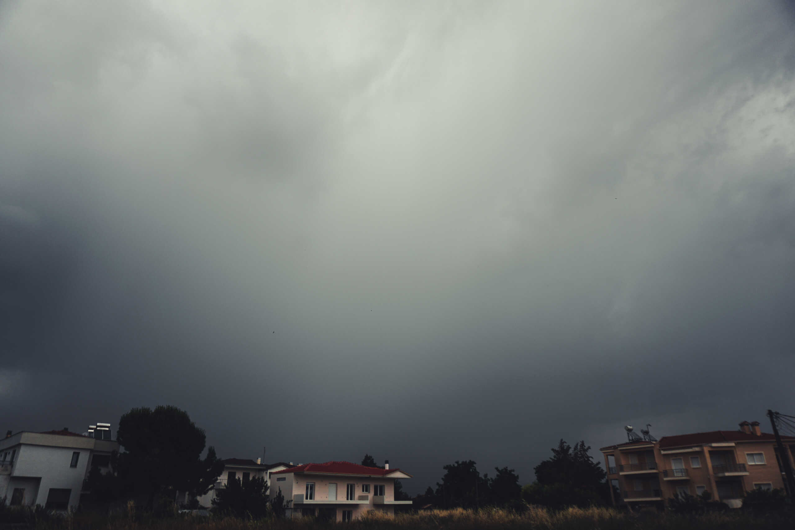 Καταιγίδα στην πόλη των Τρικάλων το απόγευμα της Κυριακής 11 Ιουνίου 2023.
(ΘΑΝΑΣΗΣ ΚΑΛΛΙΑΡΑΣ