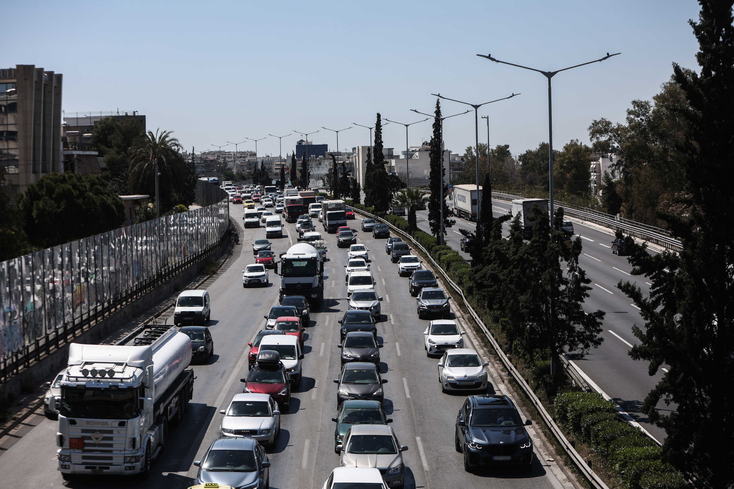 Στιγμιότυπο από την Εθνική Οδό Αθηνών - Λαμίας, Μεγάλη Πέμπτη 13 Απριλίου 2023.
(ΒΑΣΙΛΗΣ ΡΕΜΠΑΠΗΣ