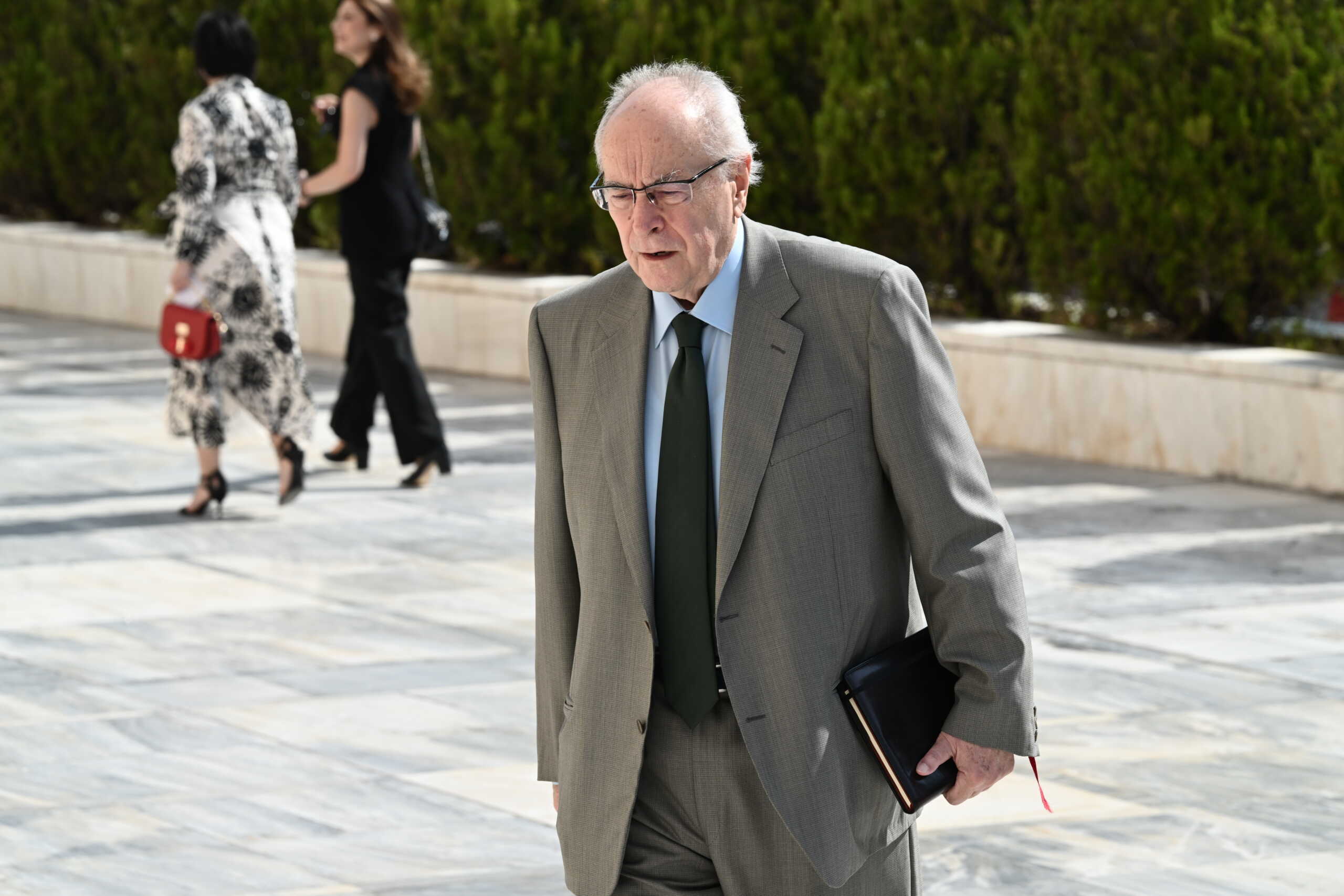 Είσοδος βουλευτών για την ορκωμοσία της νέας Βουλής που προέκυψε από τις εθνικές εκλογές της 25ης Ιουνίου, Δευτέρα 3 Ιουλίου 2023. 
(ΤΑΤΙΑΝΑ ΜΠΟΛΑΡΗ
