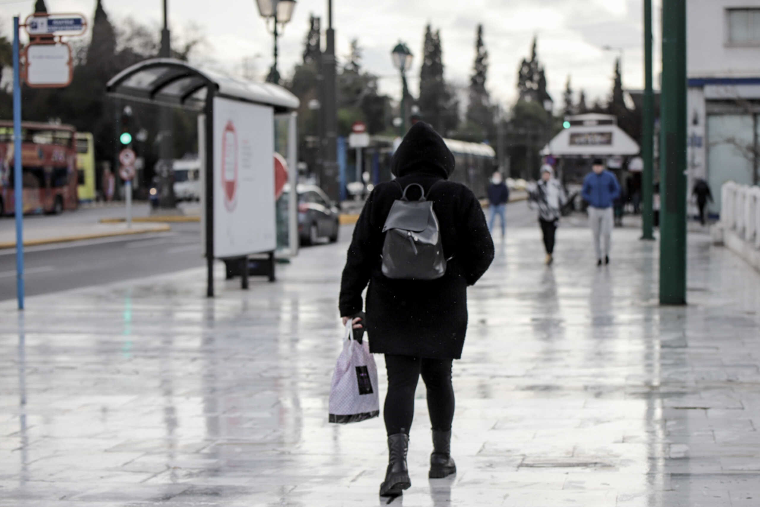 ΤΣΟΥΧΤΕΡΟ ΚΡΥΟ ΣΤΙΓΜΙΟΤΥΠΑ ΣΤΟ ΚΕΝΤΡΟ ΤΡΗΣ ΑΘΗΝΑΣ  (ΑΡΓΥΡΩ ΑΝΑΣΤΑΣΙΟΥ