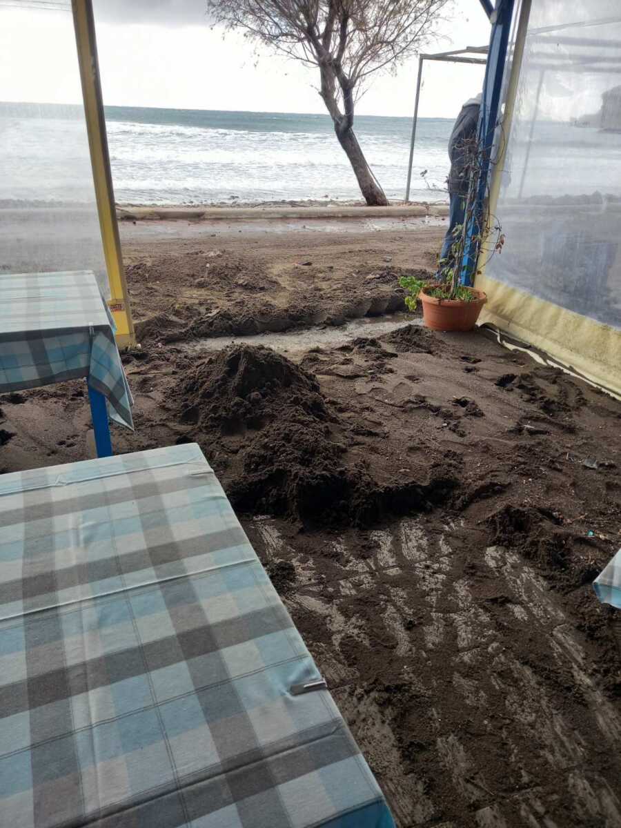 Καιρός: Εικόνες καταστροφής σε Πάτρα, Κυκλάδες και Λέσβο – Χιόνια έως και 20 πόντους σε Ορεινή Ναυπακτία