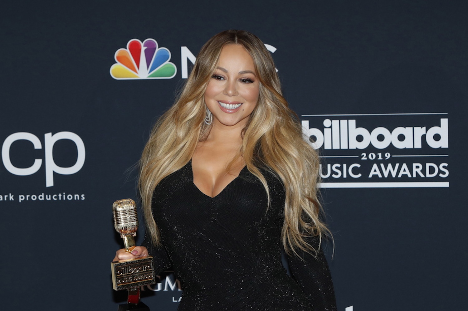 Η Mariah Carey «ξεπάγωσε» και έδωσε το σύνθημα για τα Χριστούγεννα – «It’s Time»
