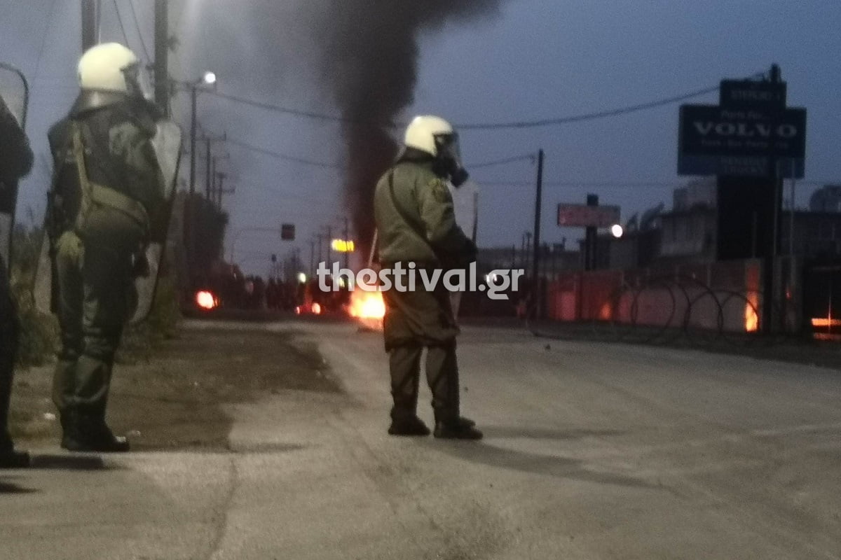 Επεισόδια και προσαγωγές σε Θεσσαλονίκη, Ασπρόπυργο και Χαλκίδα – Κλειστή η λεωφόρος ΝΑΤΟ