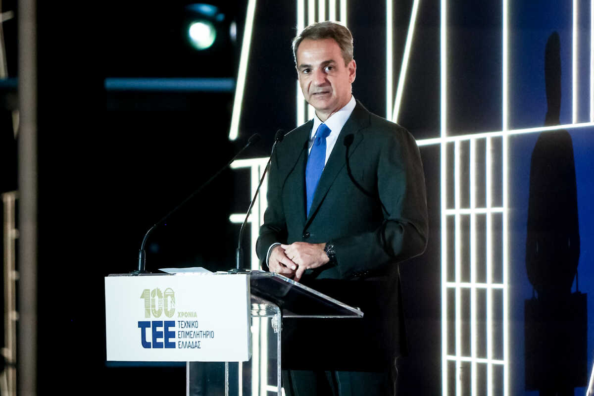 Εκδήλωση για την επέτειο των 100 χρόνων από την ίδρυση του Τεχνικού Επιμελητηρίου Ελλάδος παρουσία της Προέδρου της Δημοκρατίας Κατερίνας Σακελλαροπούλου και του πρωθυπουργού Κυριάκου Μητσοτάκη στο Κέντρο Πολιτισμού Ίδρυμα Σταύρος Νιάρχος, Τετάρτη 1 Νοεμβρίου 2023. 
(ΒΑΣΙΛΗΣ ΡΕΜΠΑΠΗΣ