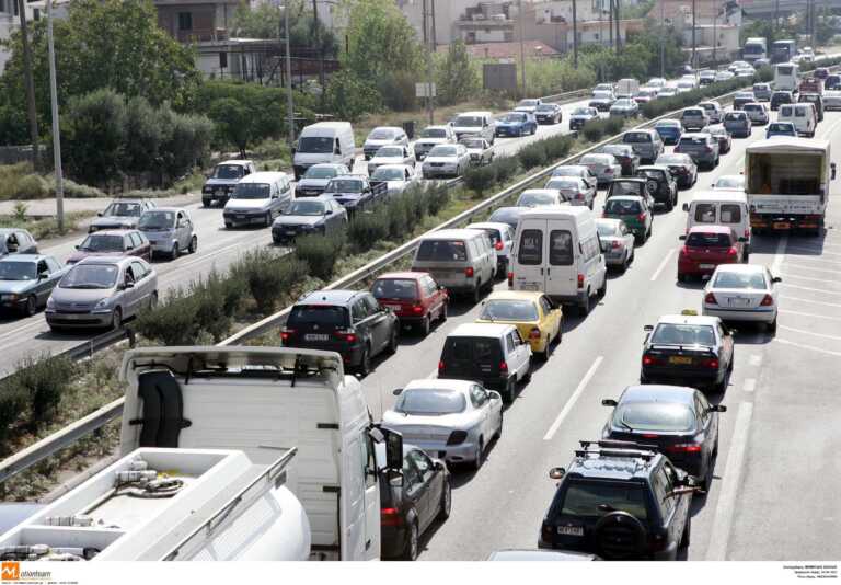 «Κόλαση» για τους οδηγούς η Περιφερειακή στη Θεσσαλονίκη με μποτιλιάρισμα και στα δύο ρεύματα