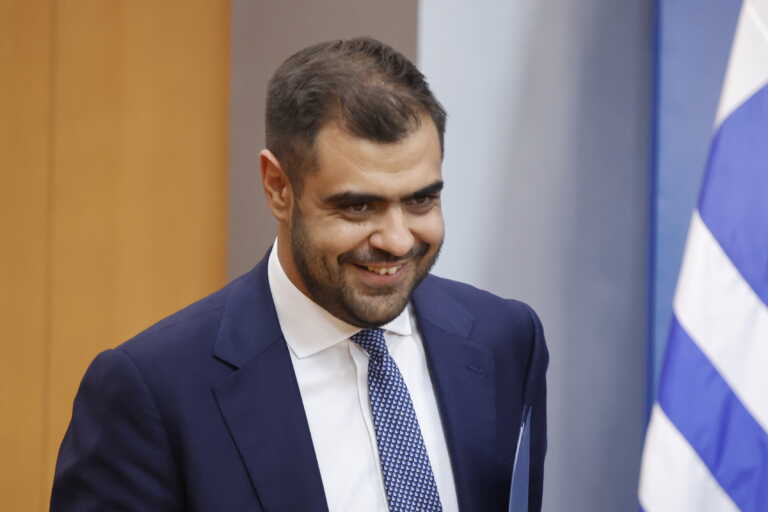 Ο Παύλος Μαρινάκης αποκάλυψε το όνομα του πρώτου του παιδιού - Τα συναισθήματά του ως μπαμπάς