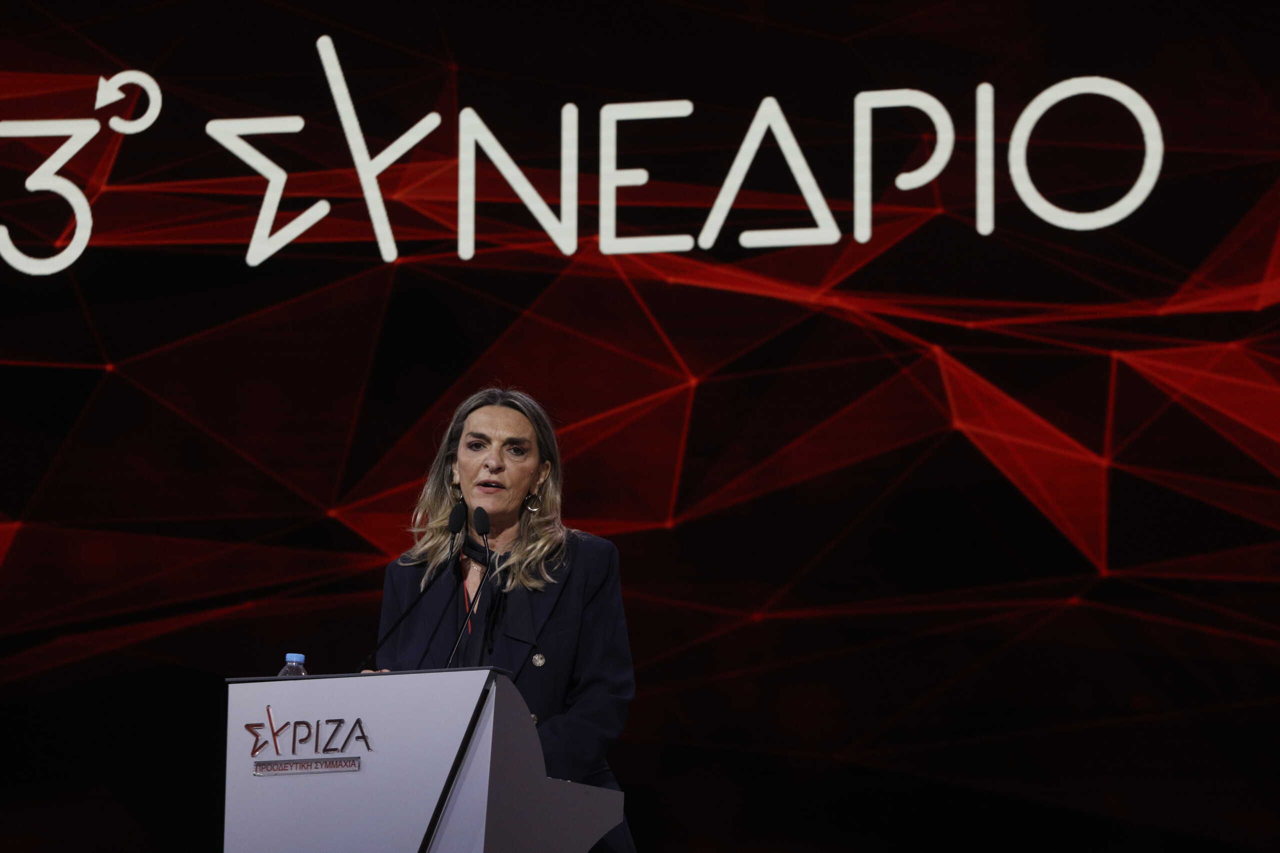Στιγμιότυπο από την τέταρτη ημέρα των εργασιών του 3ου Συνεδρίου του ΣΥΡΙΖΑ - Προοδευτική Συμμαχία στο Κλειστό Γήπεδο Φαλήρου (Τάε κβον Ντο), Κυριακή 17 Απριλίου 2022.
(ΓΙΩΡΓΟΣ ΚΟΝΤΑΡΙΝΗΣ