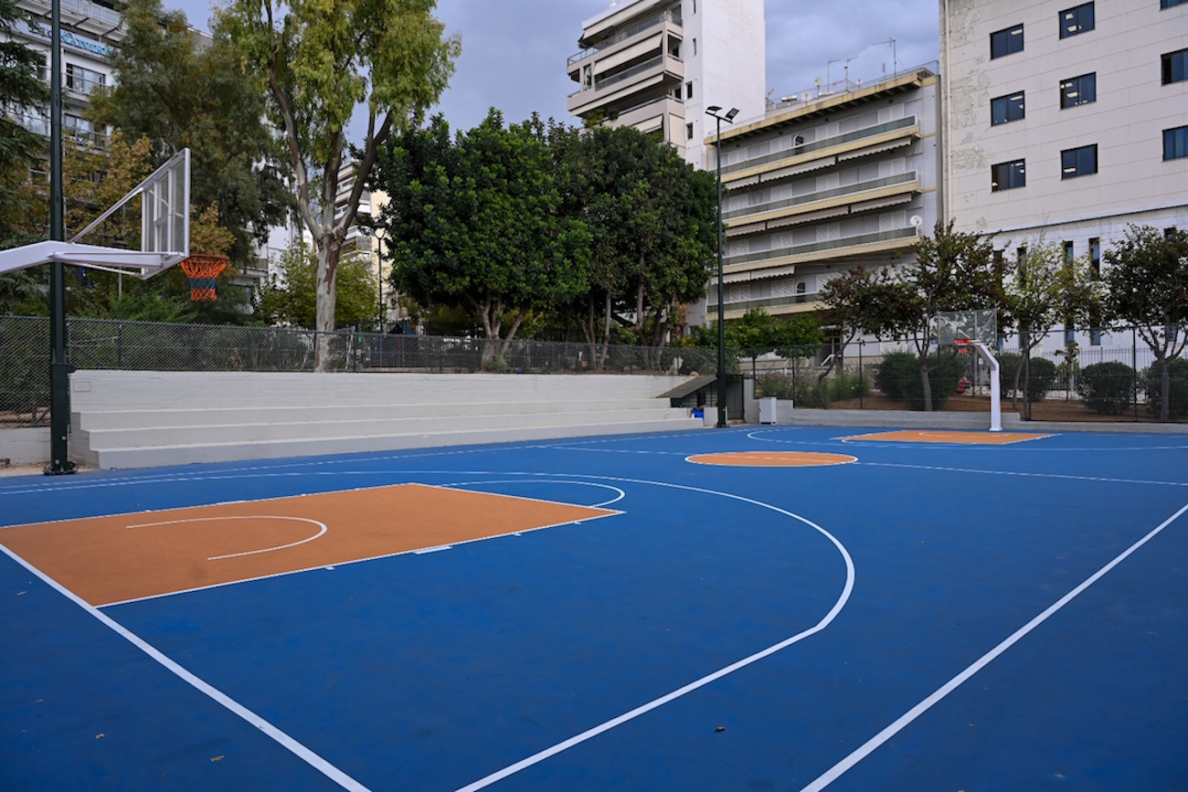 Εννέα ανακαινισμένα ανοικτά γήπεδα μπάσκετ παραδίδονται από την Περιφέρεια Αττικής