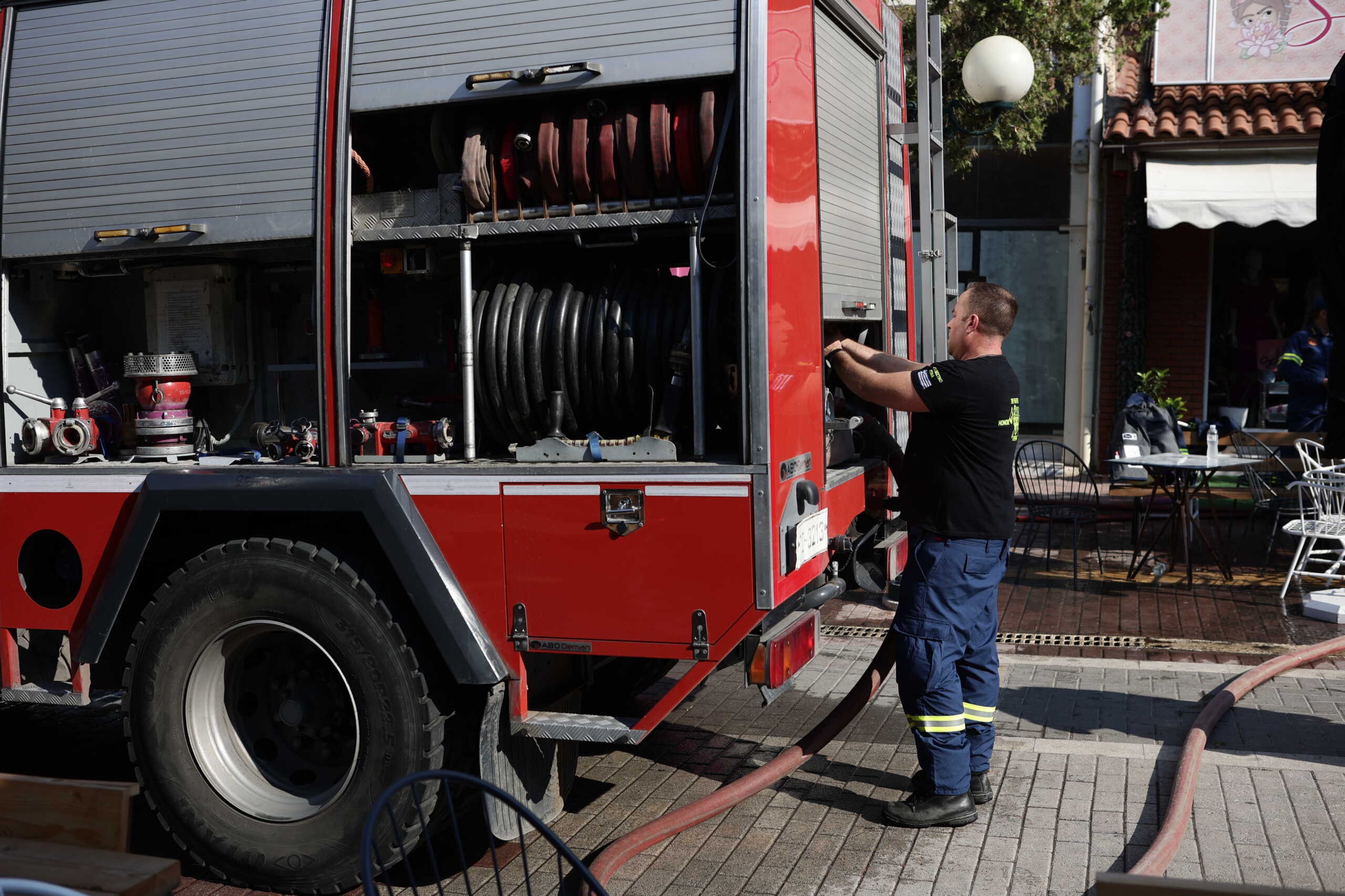 Φωτιά σε διαμέρισμα στο Βύρωνα – Στο σημείο ισχυρές δυνάμεις της Πυροσβεστικής