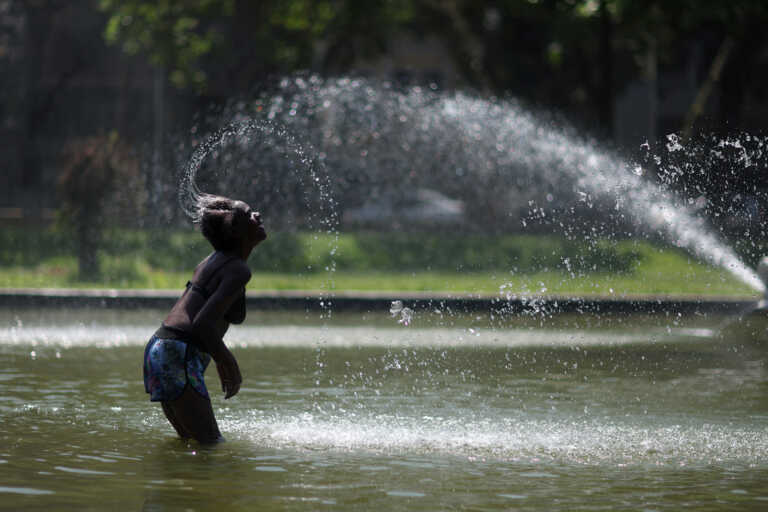 «Fake news τα περί θερμοκρασίας 58,5 βαθμών Κελσίου στο Ρίο ντε Τζανέιρο», είπε ο Σάκης Αρναούτογλου