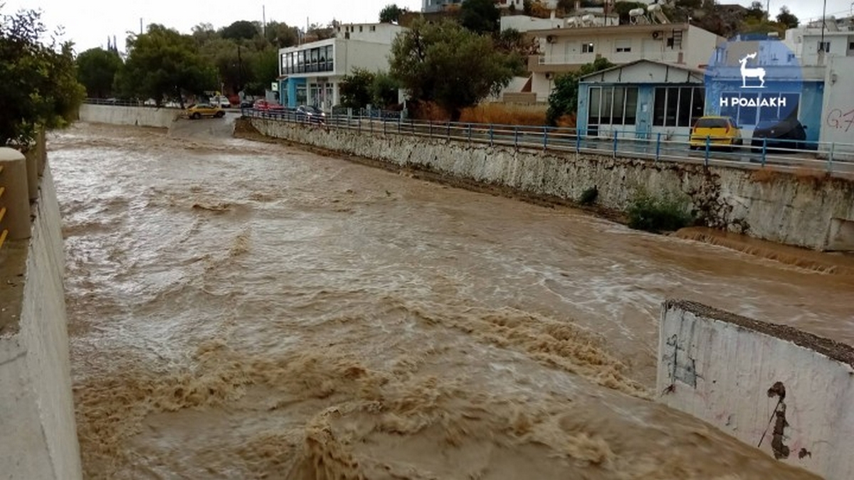 Ρόδος: Πλημμύρες και κατολισθήσεις λόγω της κακοκαιρίας