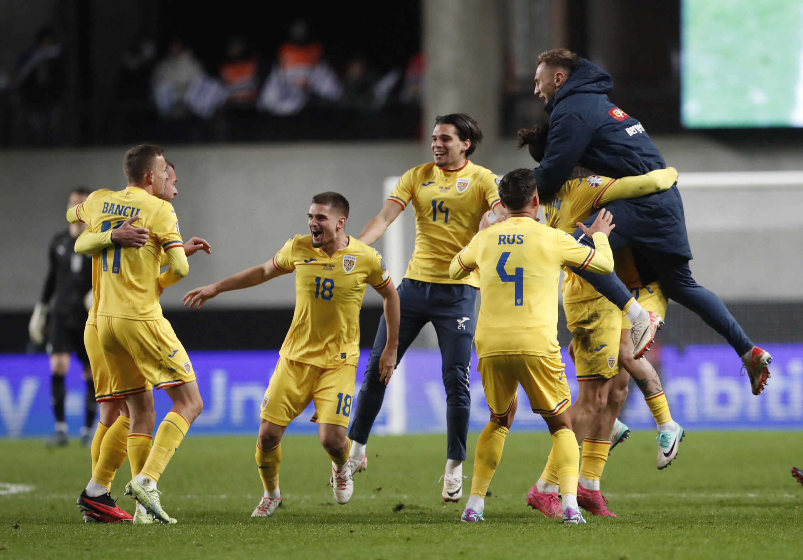 Soccer Football - Euro 2024 Qualifier - Group I - Israel v Romania - Pancho Stadium, Felcsut, Hungary - November 18, 2023 Romania players celebrate after qualifying for the Euro 2024 REUTERS